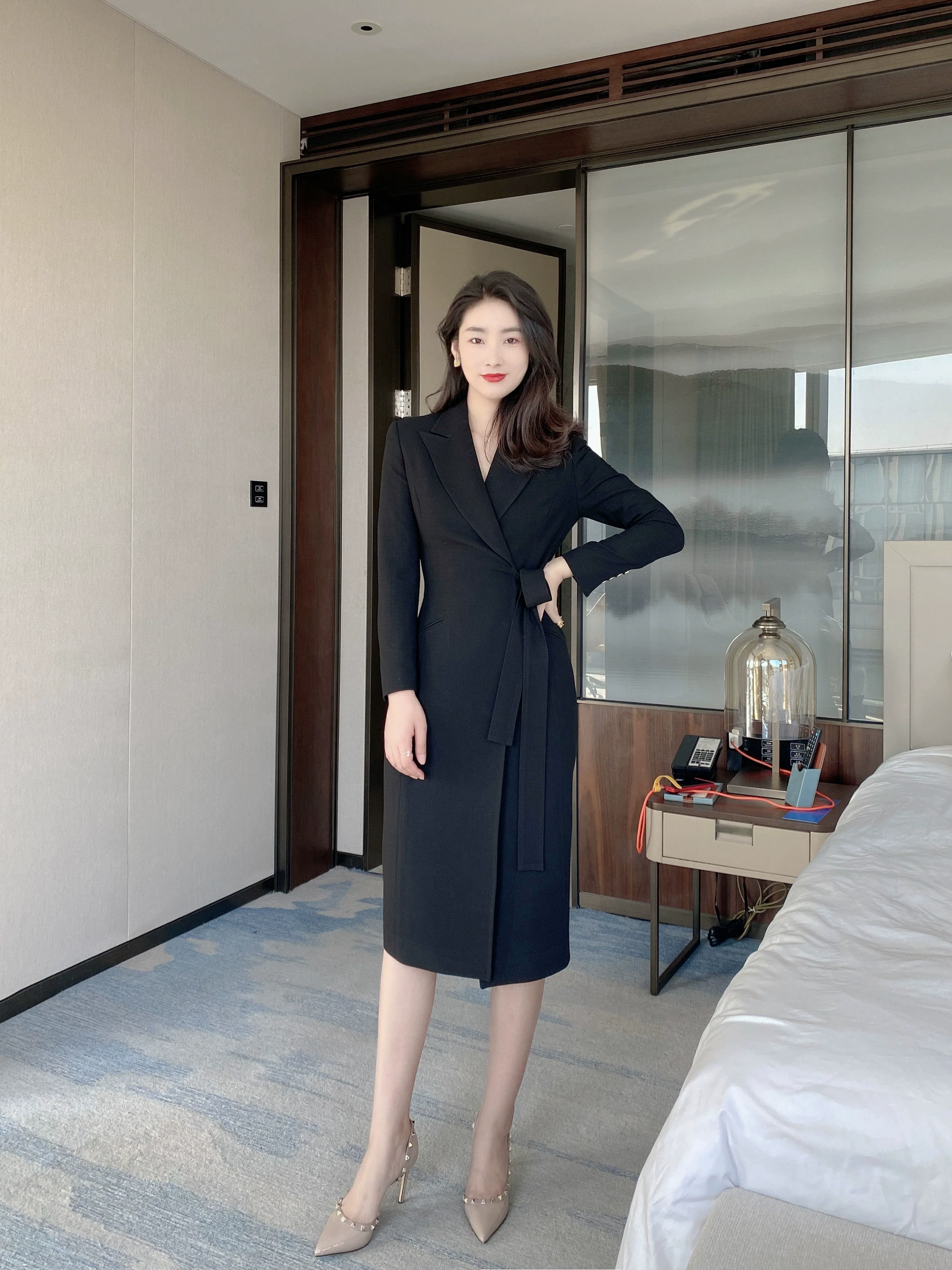 Autumn Black Classic Suit Jacket with Elegant Long Skirt - Image 3