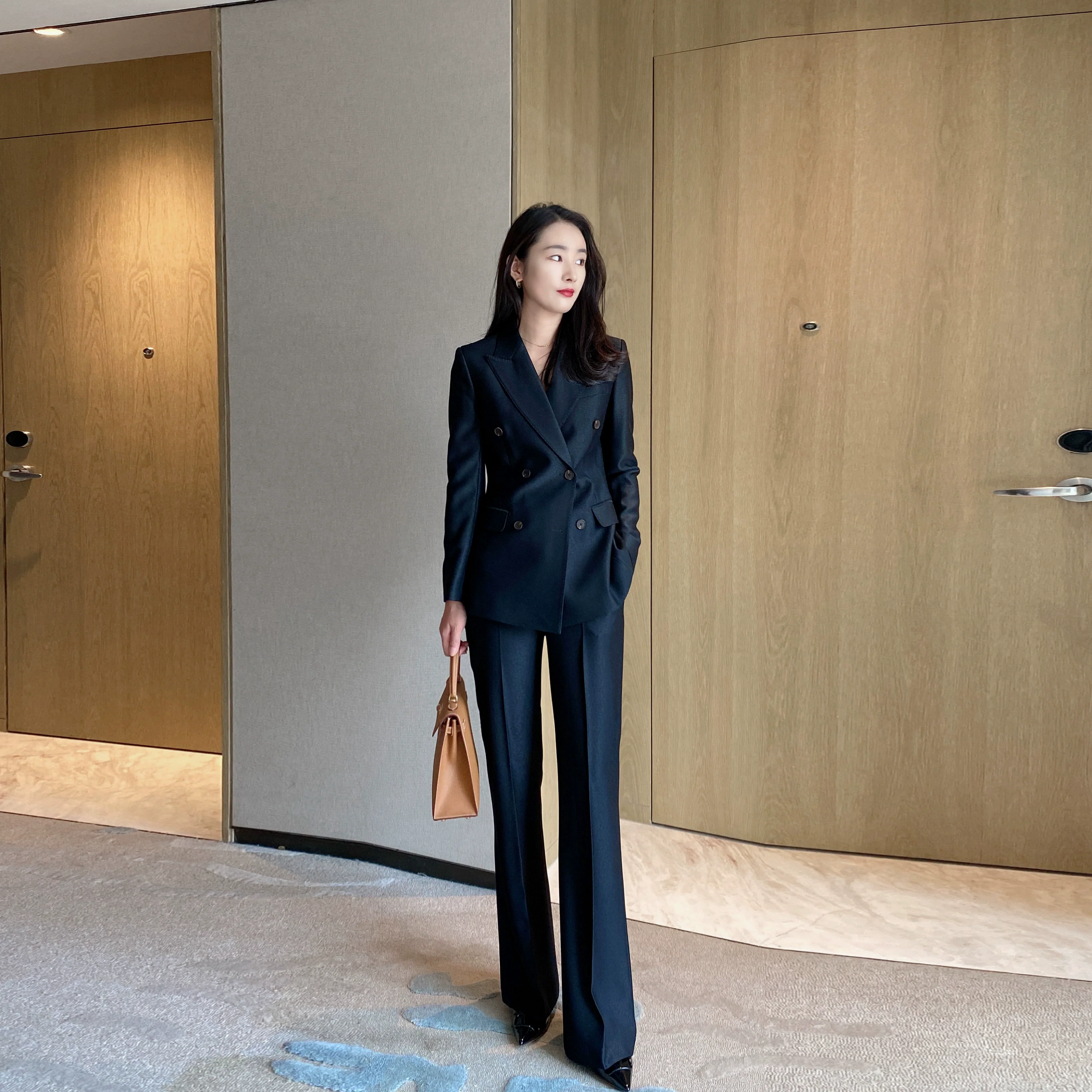 Autumn High-End Black Polyester Suit with Slim Fit Flared Trousers - Image 5