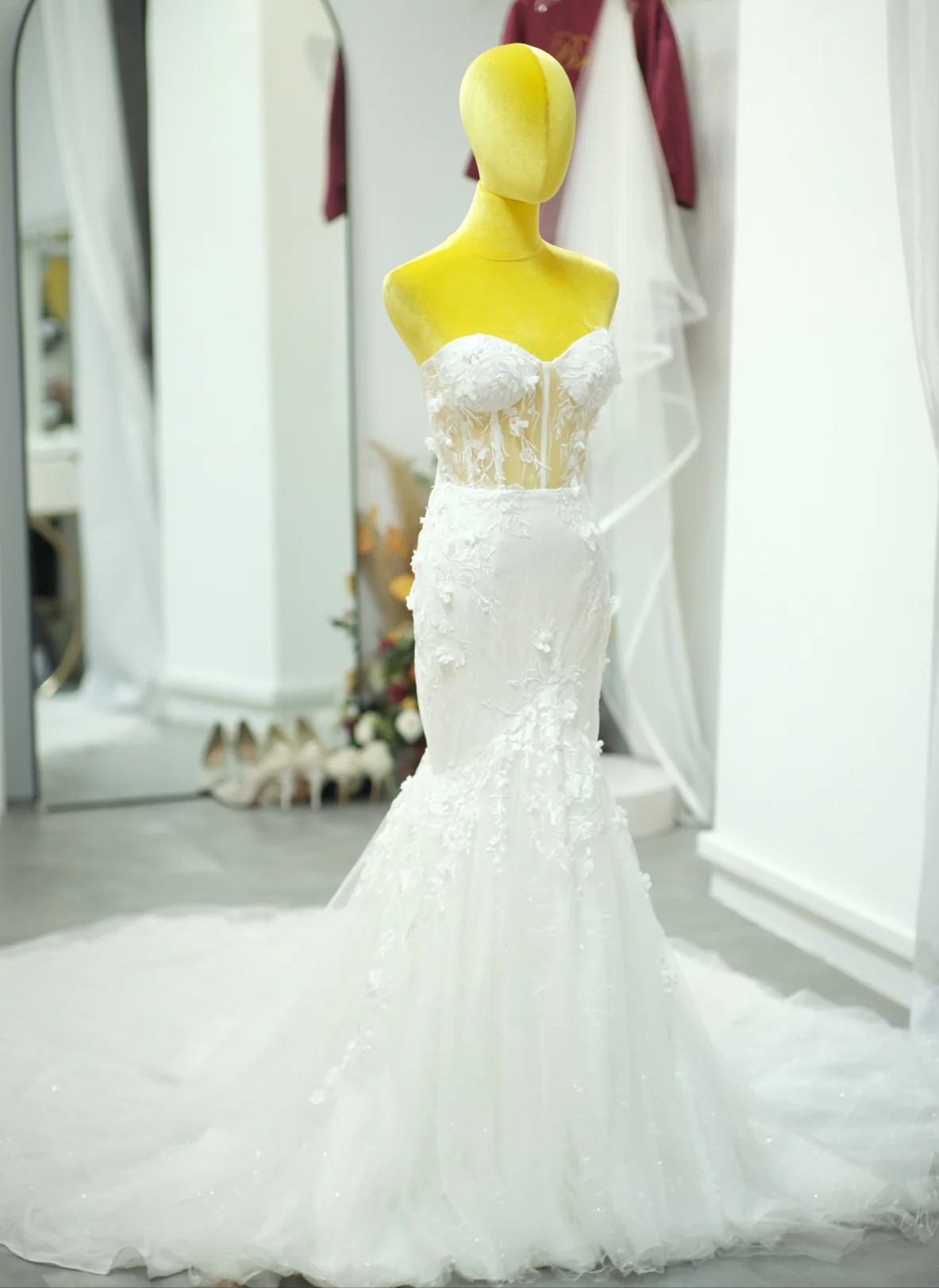 Lux 3D Lace Size S Wedding Gown | Ready-to-Wear - Image 7