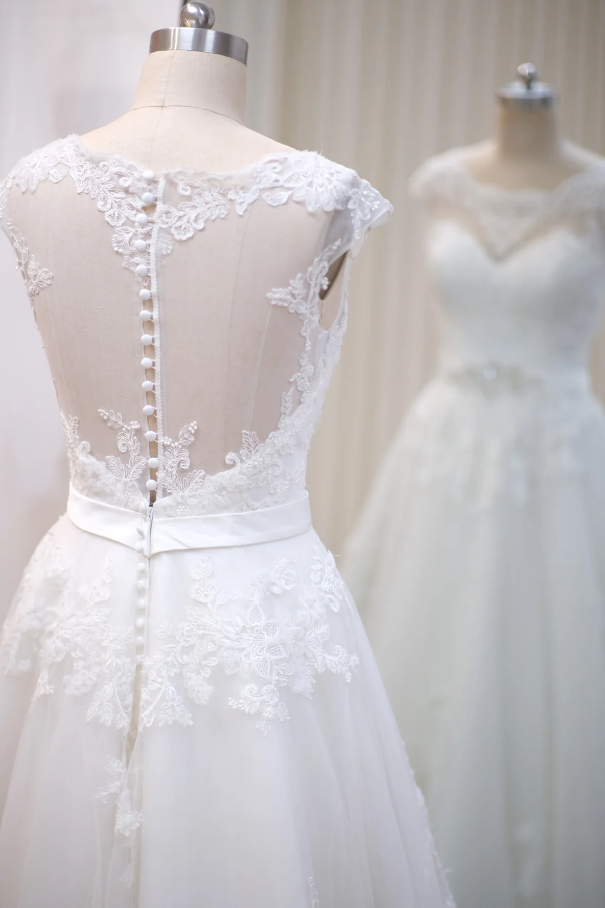 Lux Full Applique Lace with Beaded Wedding Gown Size M | Ready-to-Wear - Image 4