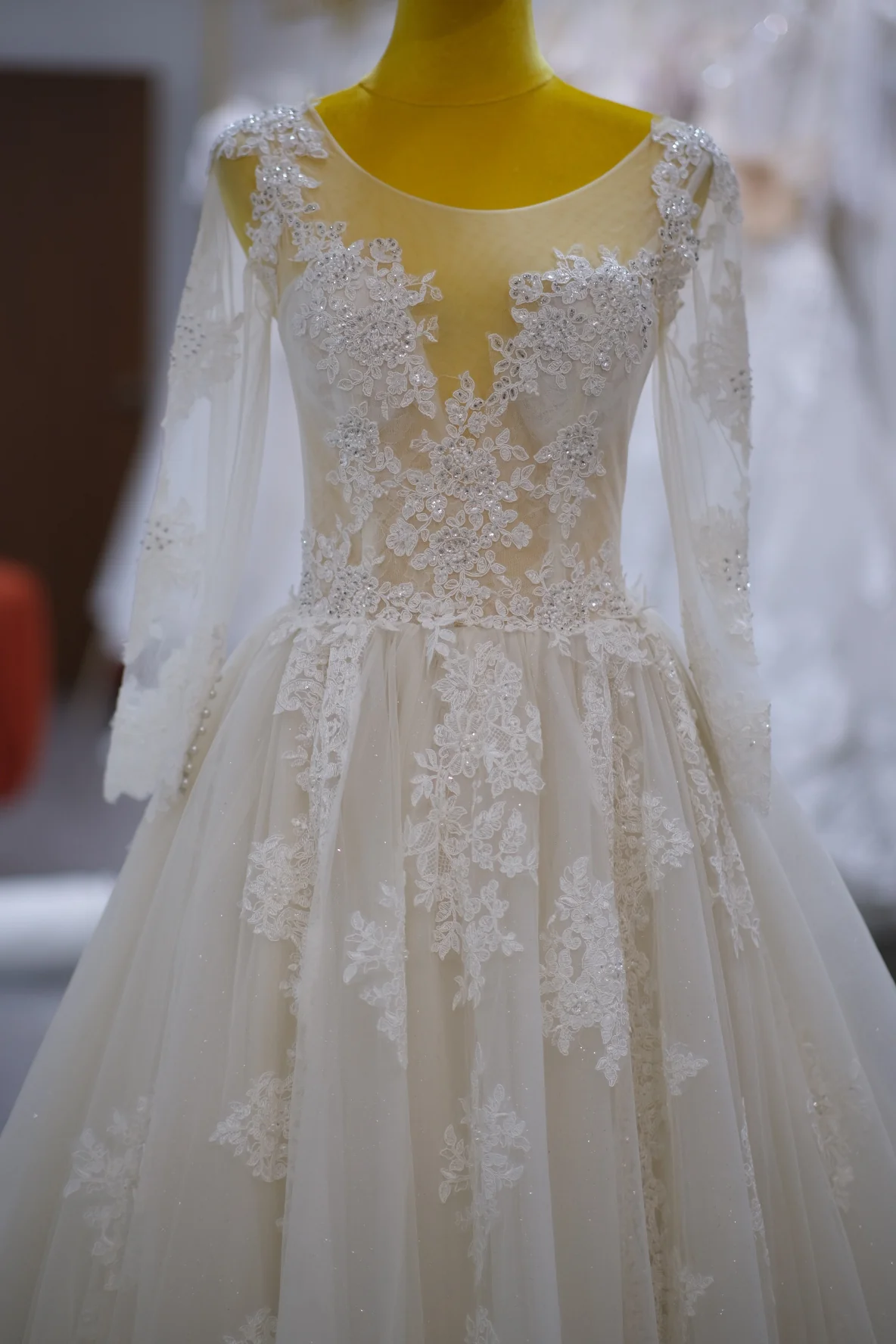 Premium Full Lace with Beaded Wedding Gown Size S | Ready-to-Wear - Image 4