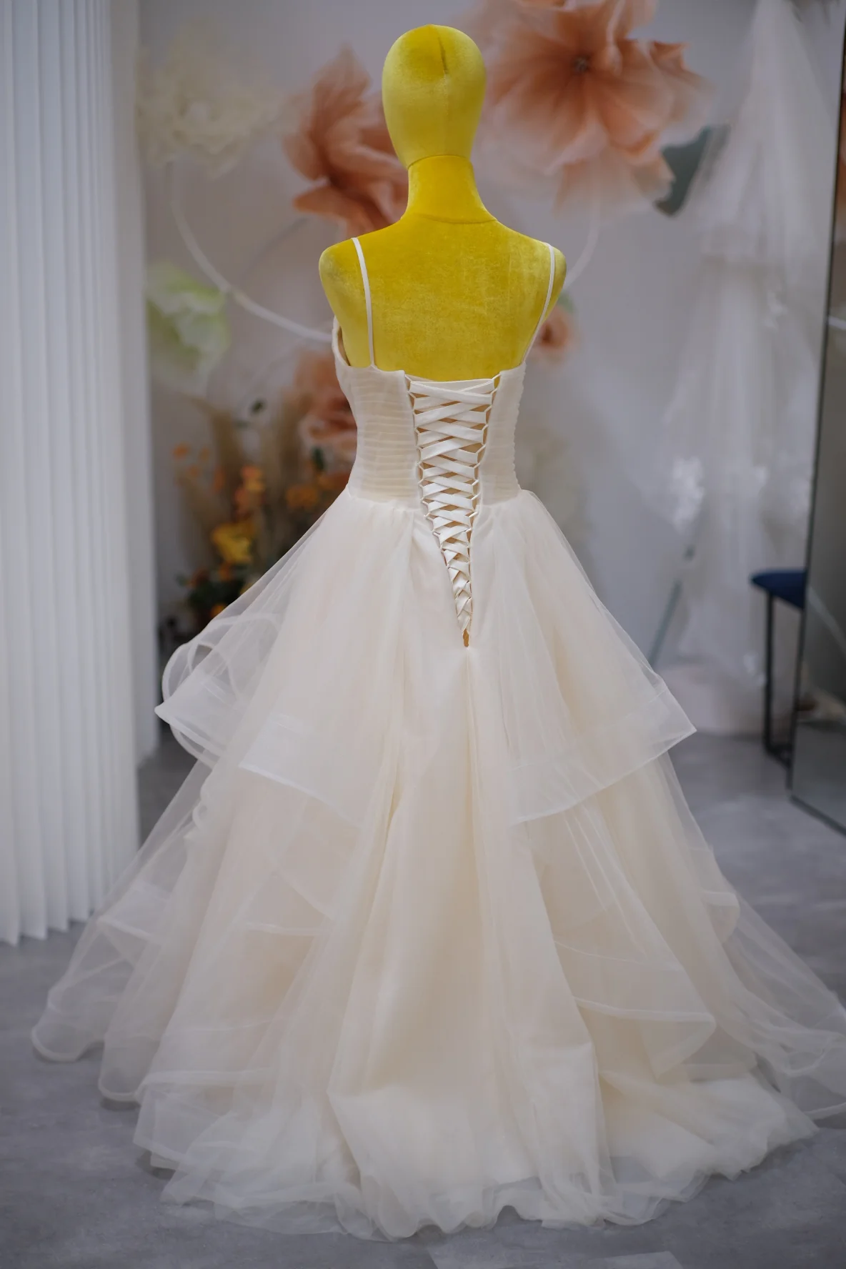 Luxury Plain Pleated Wedding Gown Size XS | Ready-to-Wear - Image 4