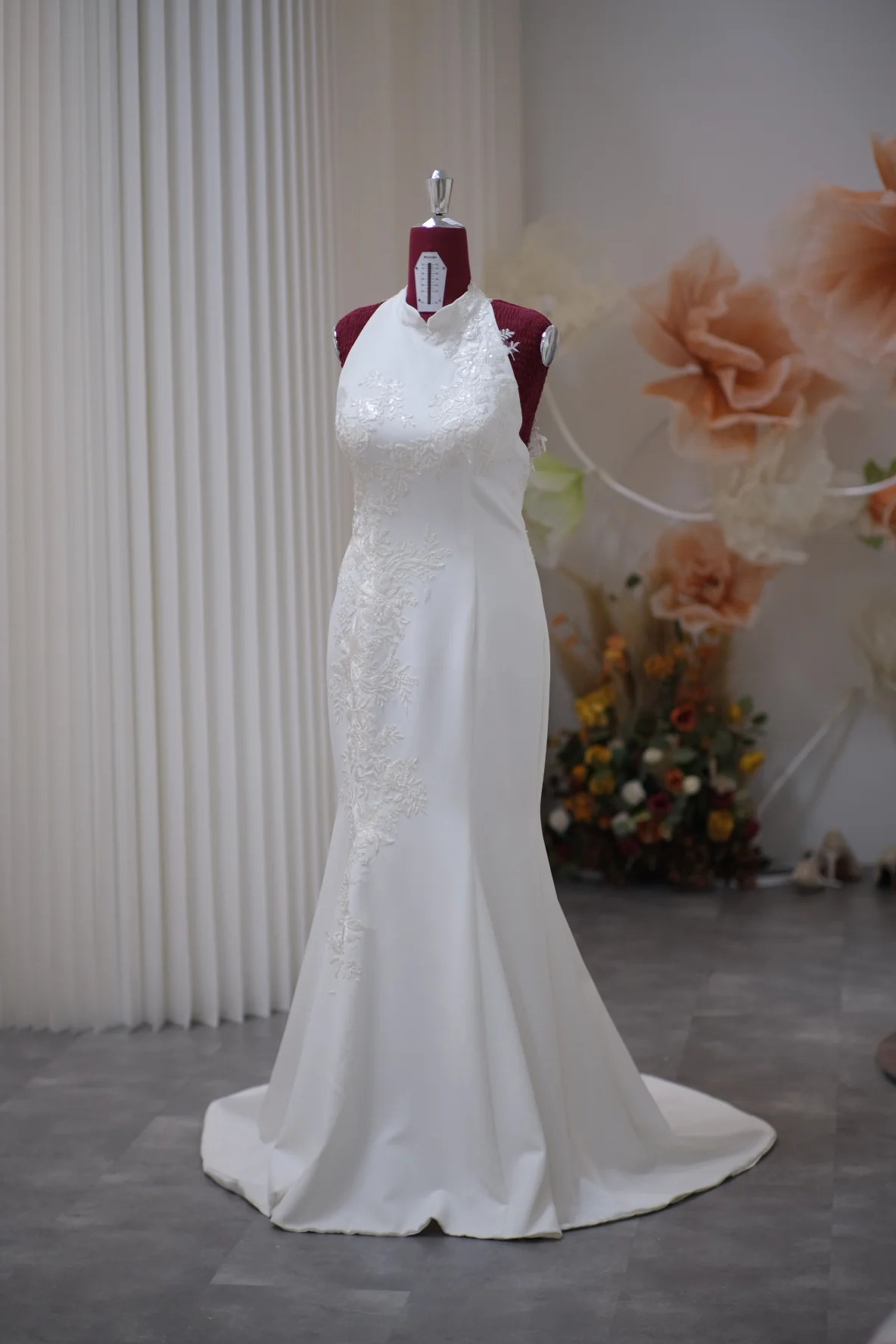 Luxury Half Lace Wedding Gown Size M | Ready-to-Wear - Image 2