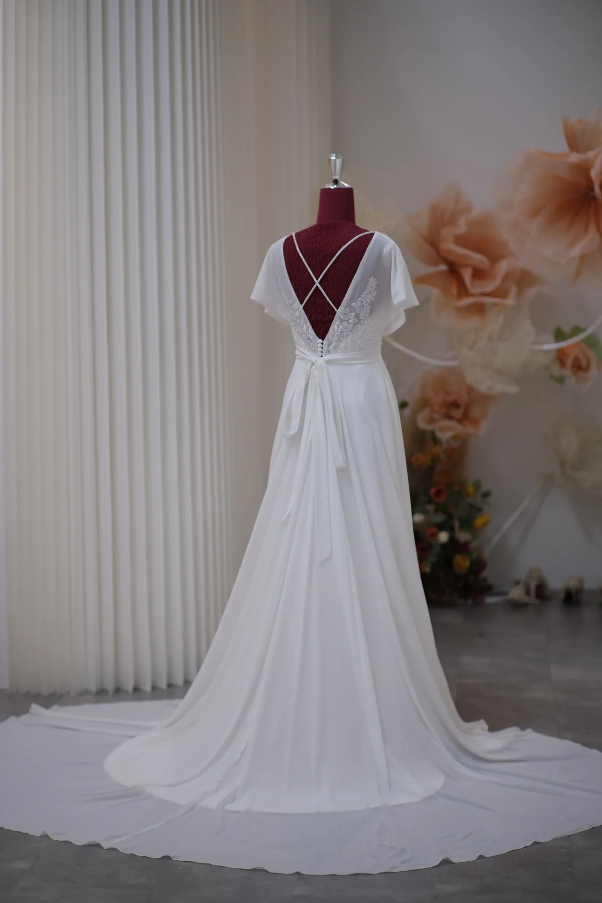 Premium Half Lace Wedding Gown Size M | Ready-to-Wear - Image 5