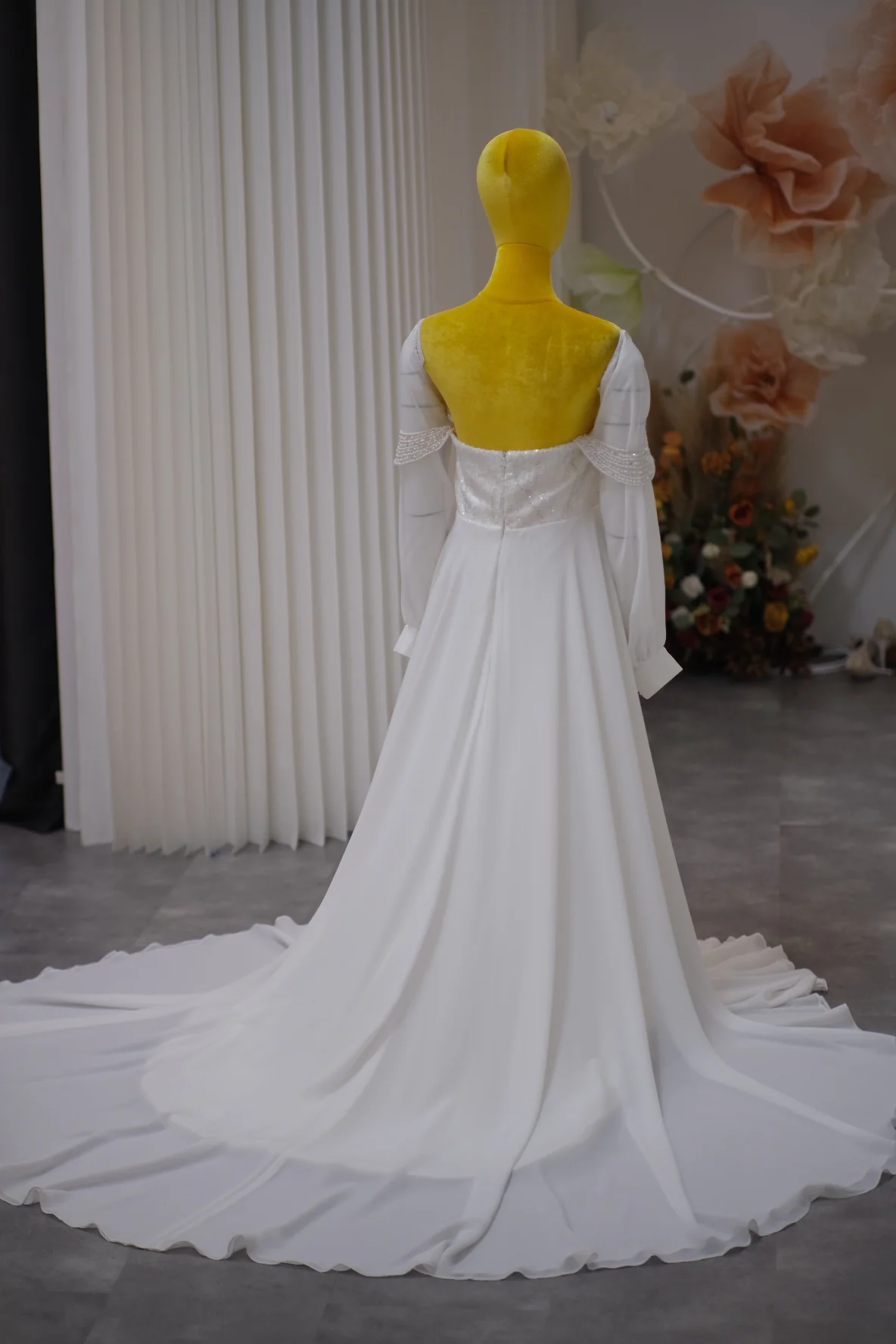 Luxury Half Lace Wedding Gown Size XL | Ready-to-Wear - Image 7