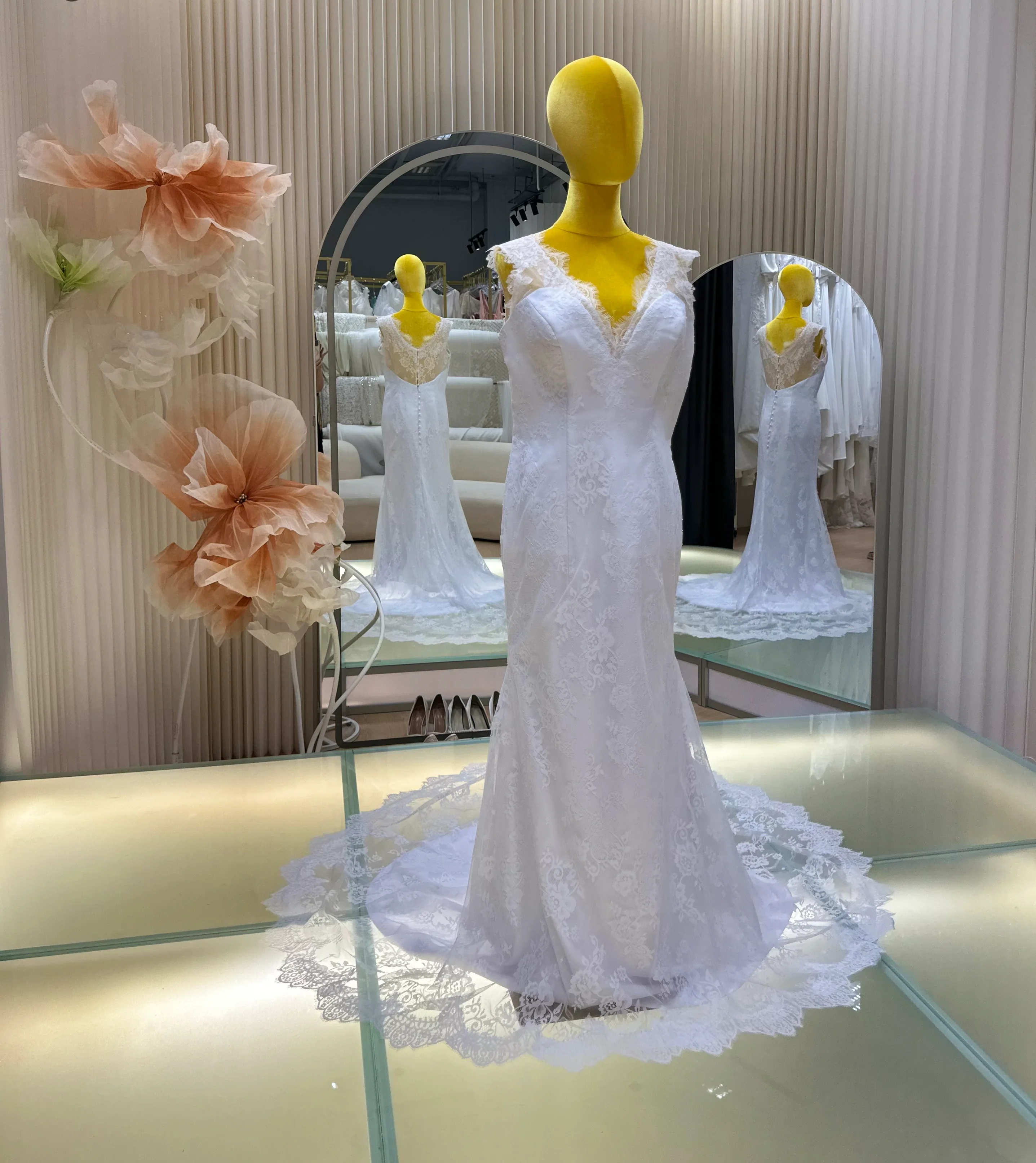 Full Lace Wedding Gown Size 4XL Bust 107 | Ready-to-Wear