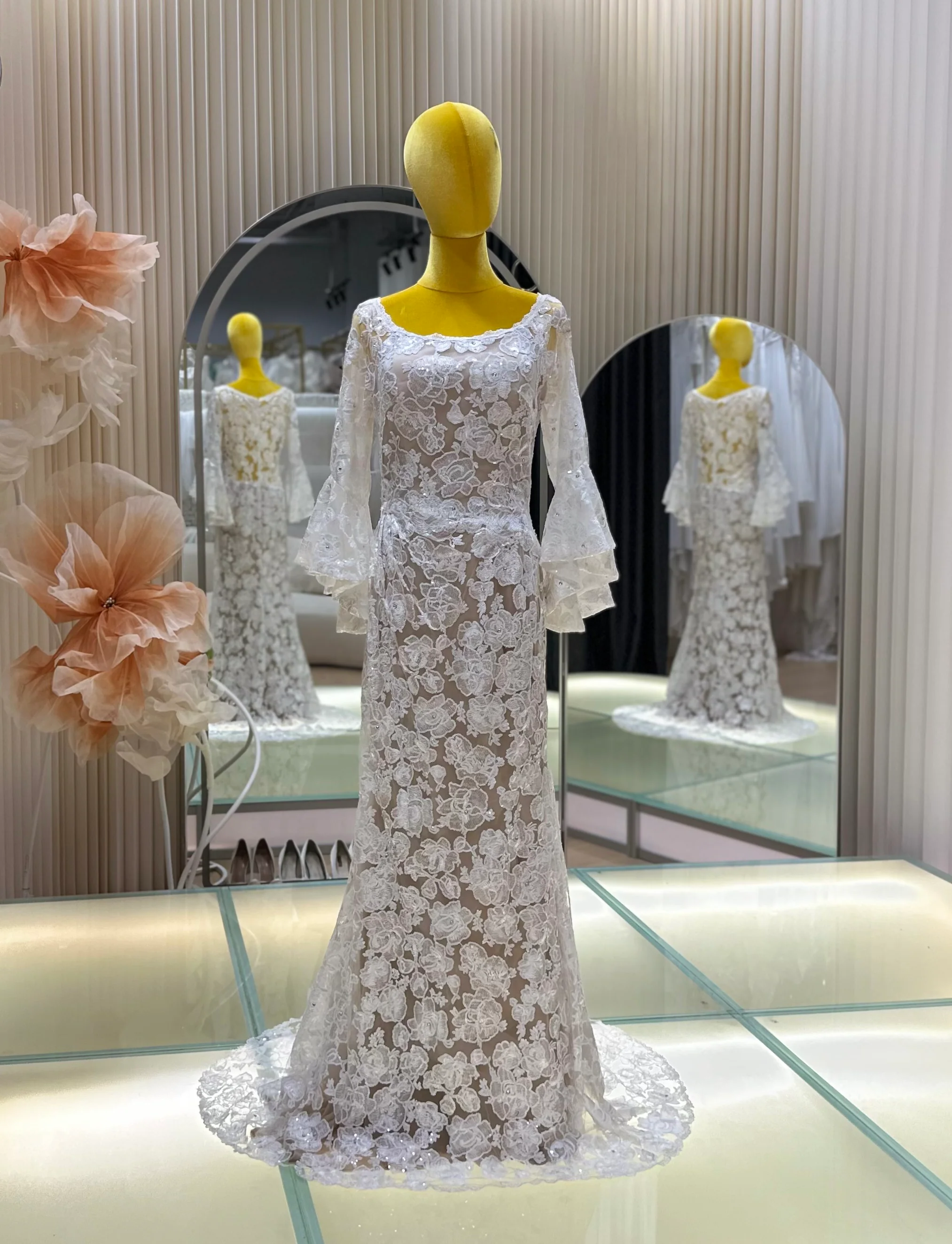 Premium Full Lace Wedding Gown Size 4XL Bust 102 | Ready-to-Wear - Image 2