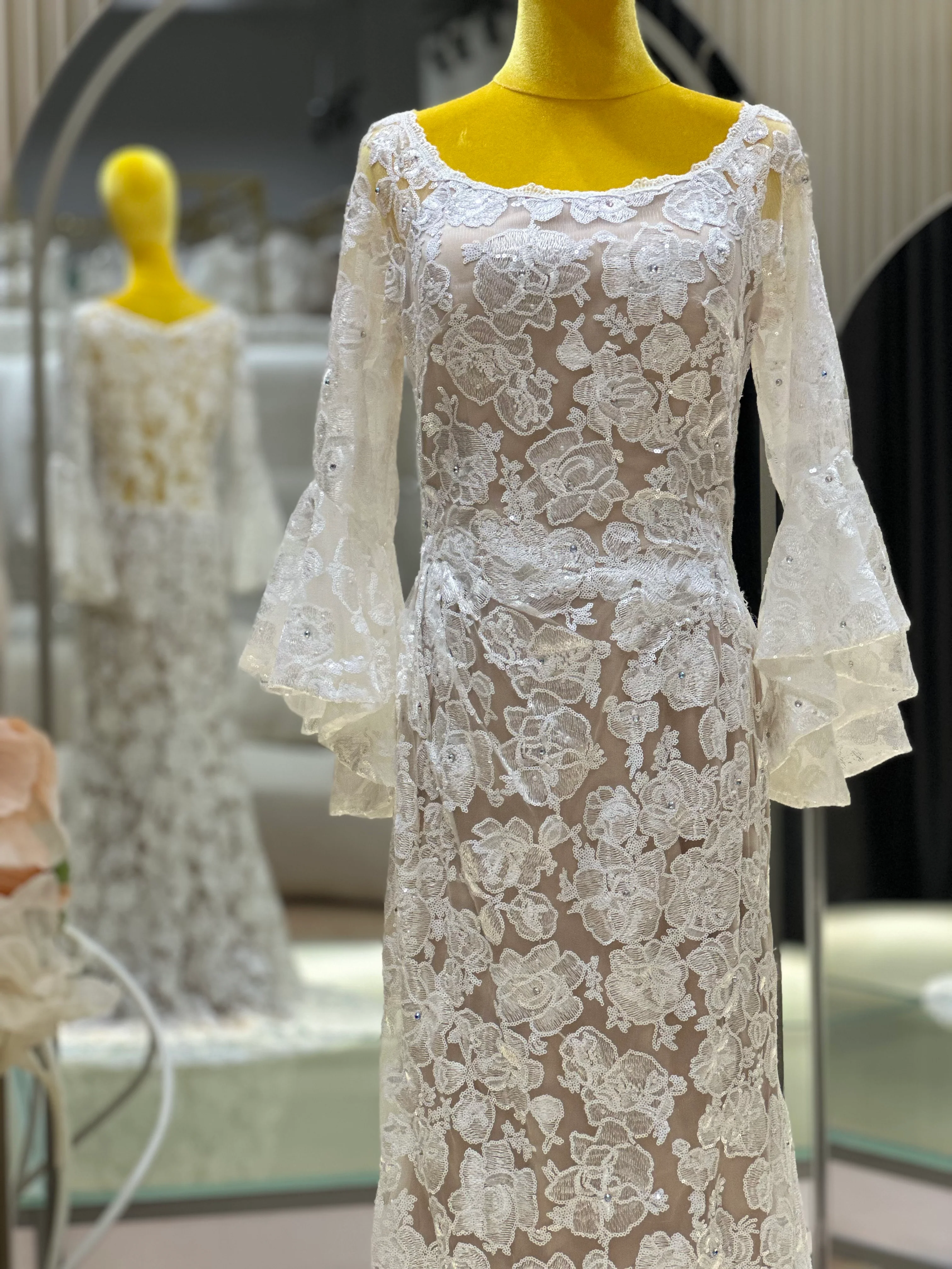 Premium Full Lace Wedding Gown Size 4XL Bust 102 | Ready-to-Wear - Image 5