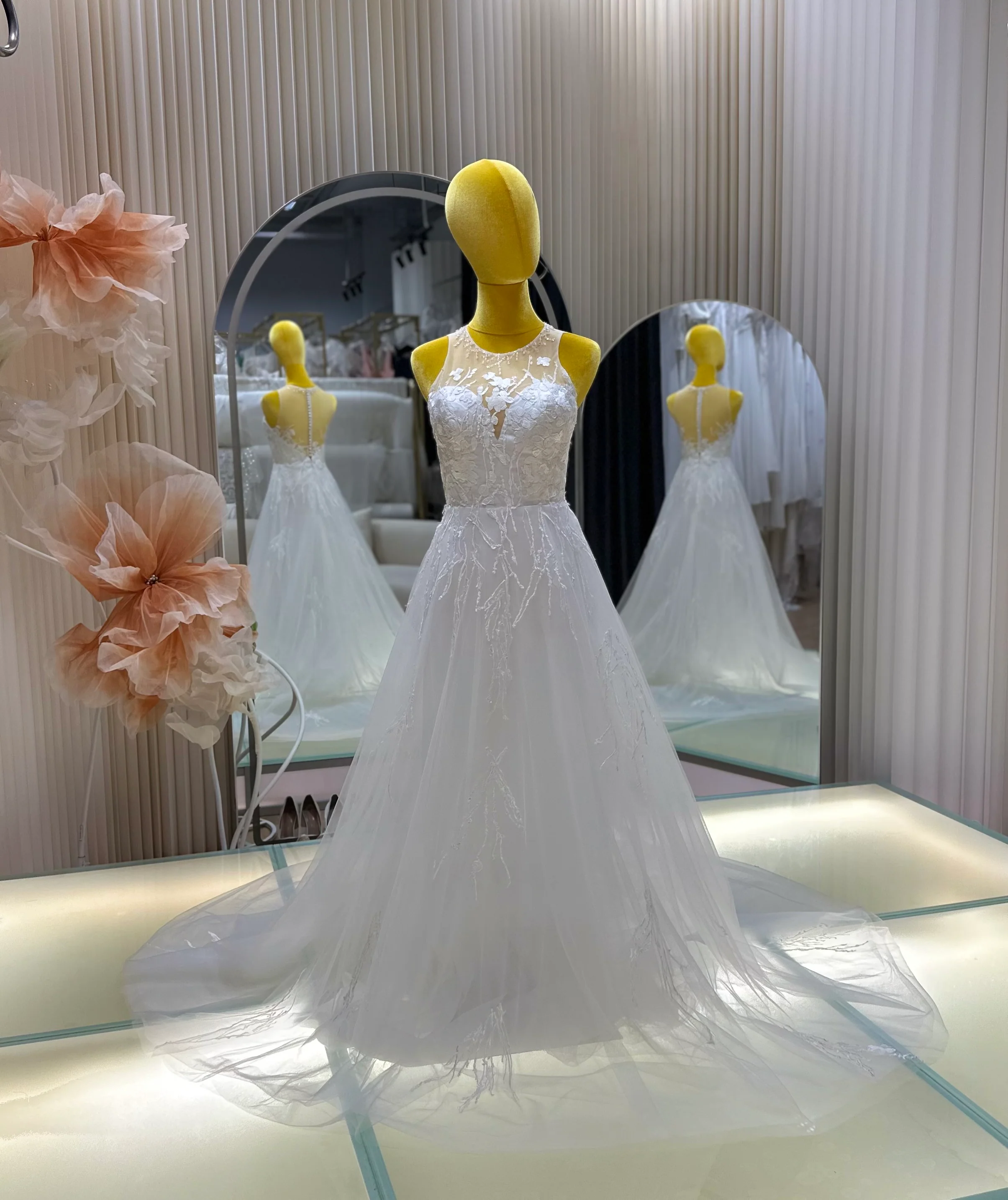Premium Beaded Full Lace Wedding Gown Size. M |Ready-to-Wear