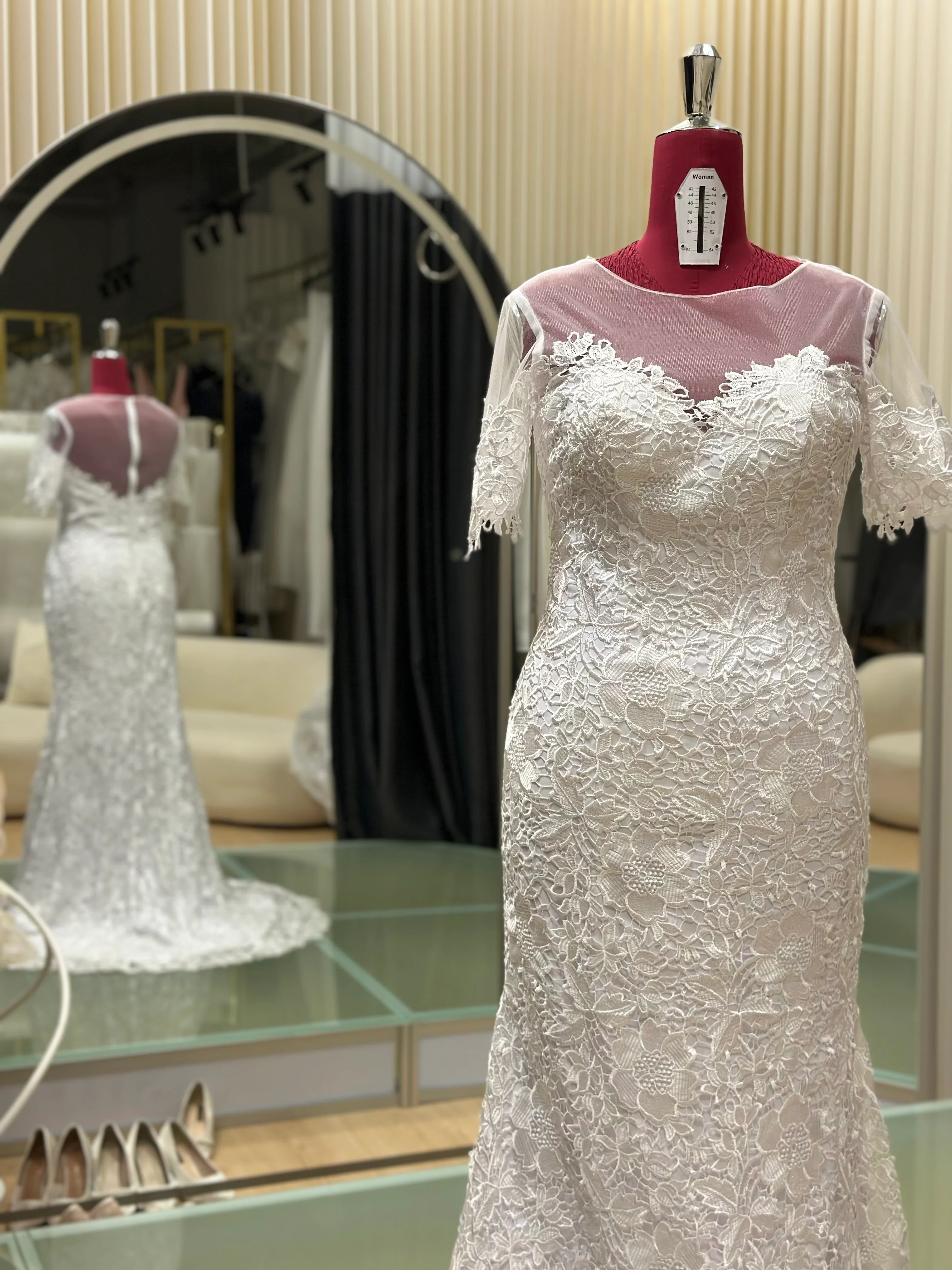 Premium Full Lace Wedding Gown Size 3XL Bust 100 | Ready-to-Wear - Image 4