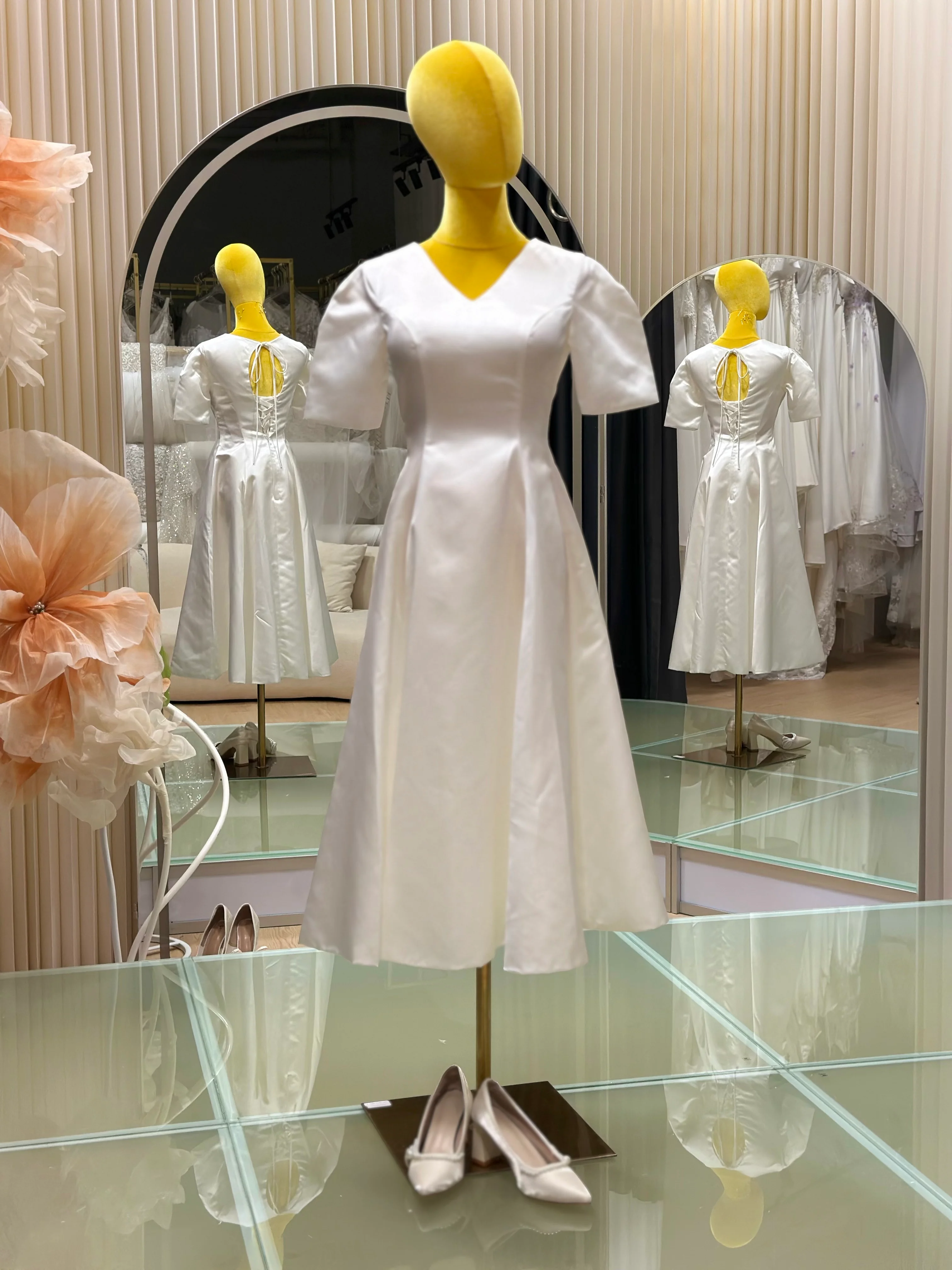 Modern Charm Short Wedding Dress | Ready-to-Wear - Image 3