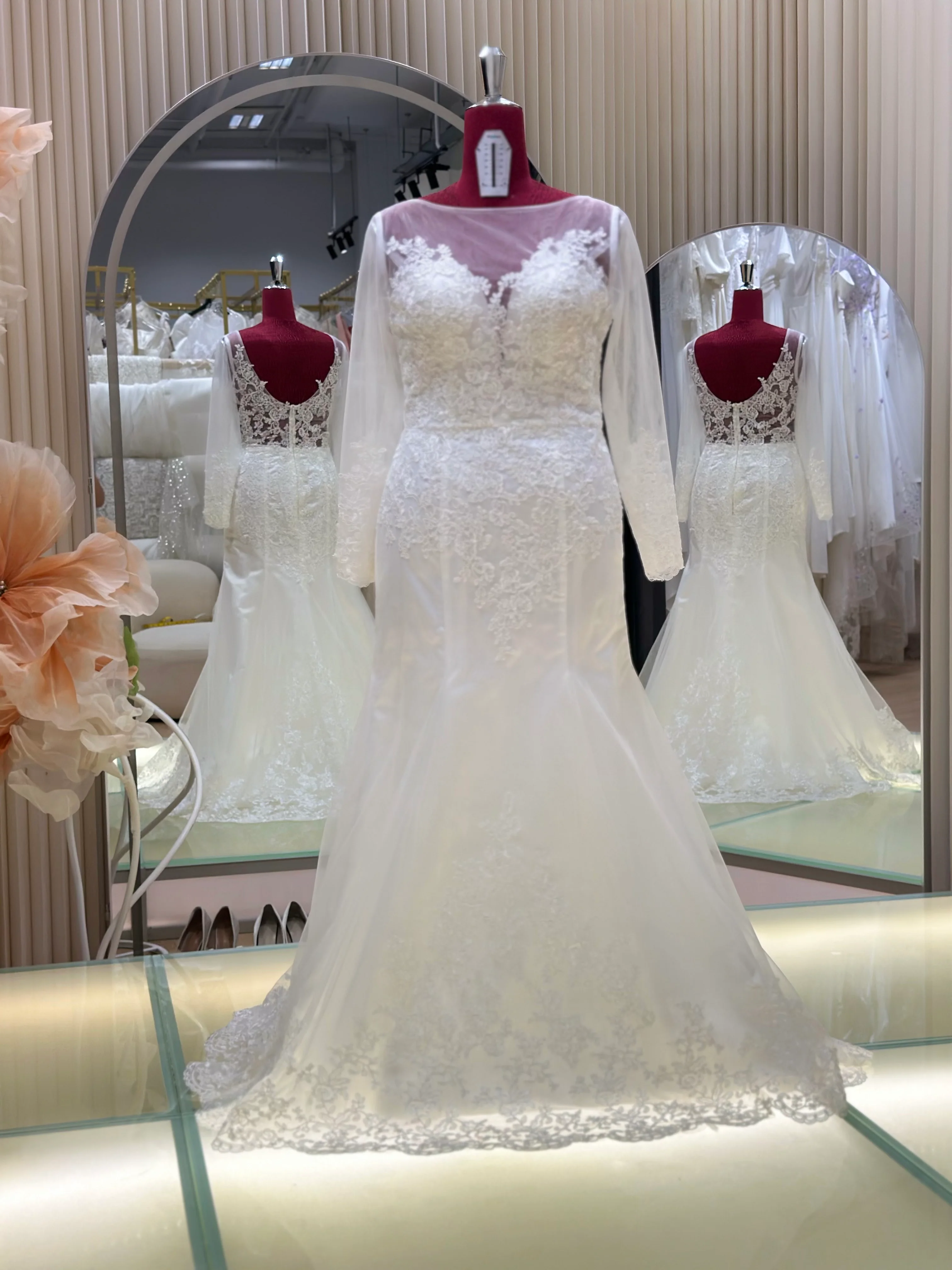 Premium Full Lace Wedding Gown Size 3XL Bust 100 | Ready-to-Wear - Image 3