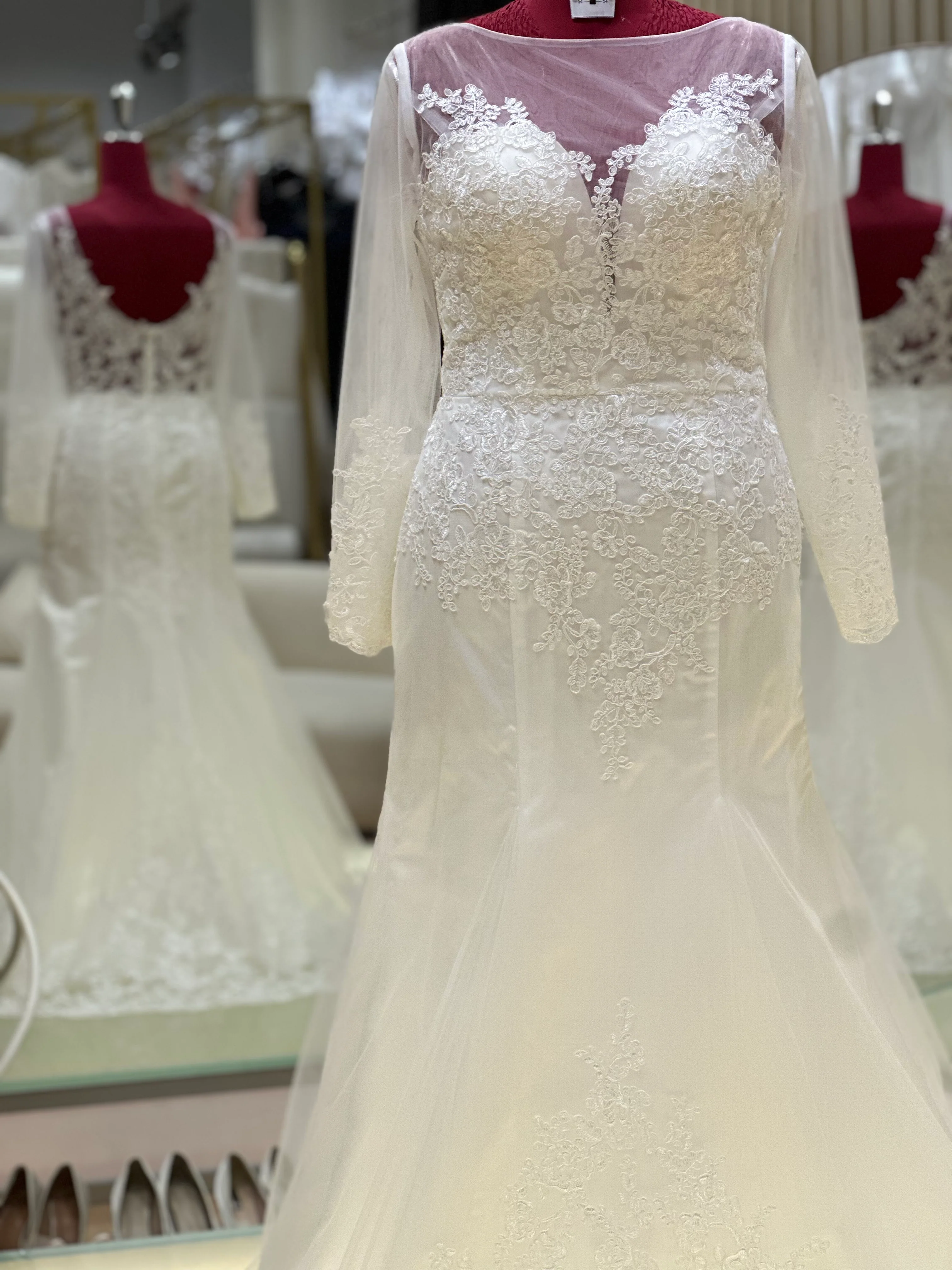 Premium Full Lace Wedding Gown Size 3XL Bust 100 | Ready-to-Wear - Image 5