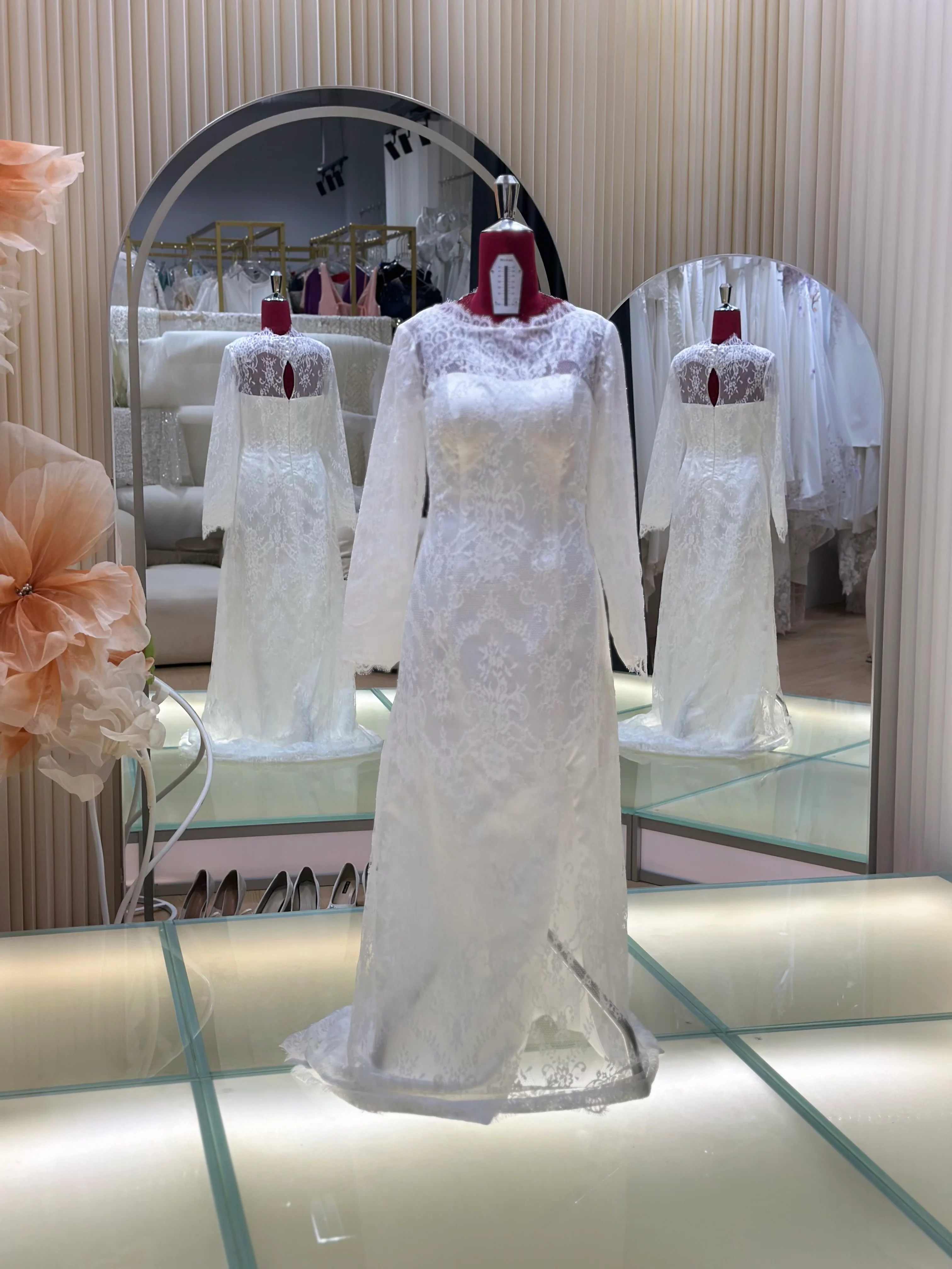Full Lace Wedding Gown Size XXL Bust 95 | Ready-to-Wear