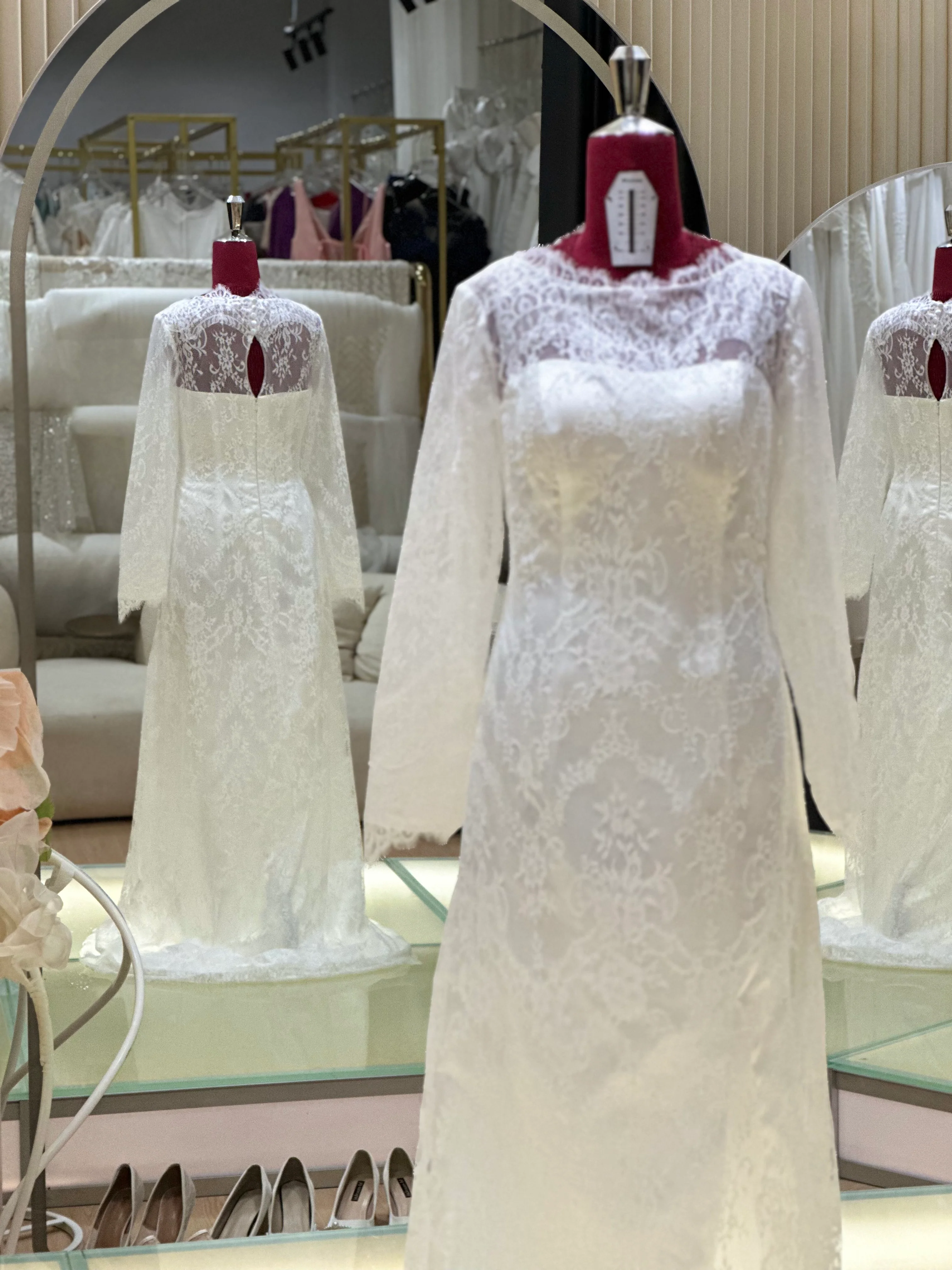 Full Lace Wedding Gown Size XXL Bust 95 | Ready-to-Wear - Image 4