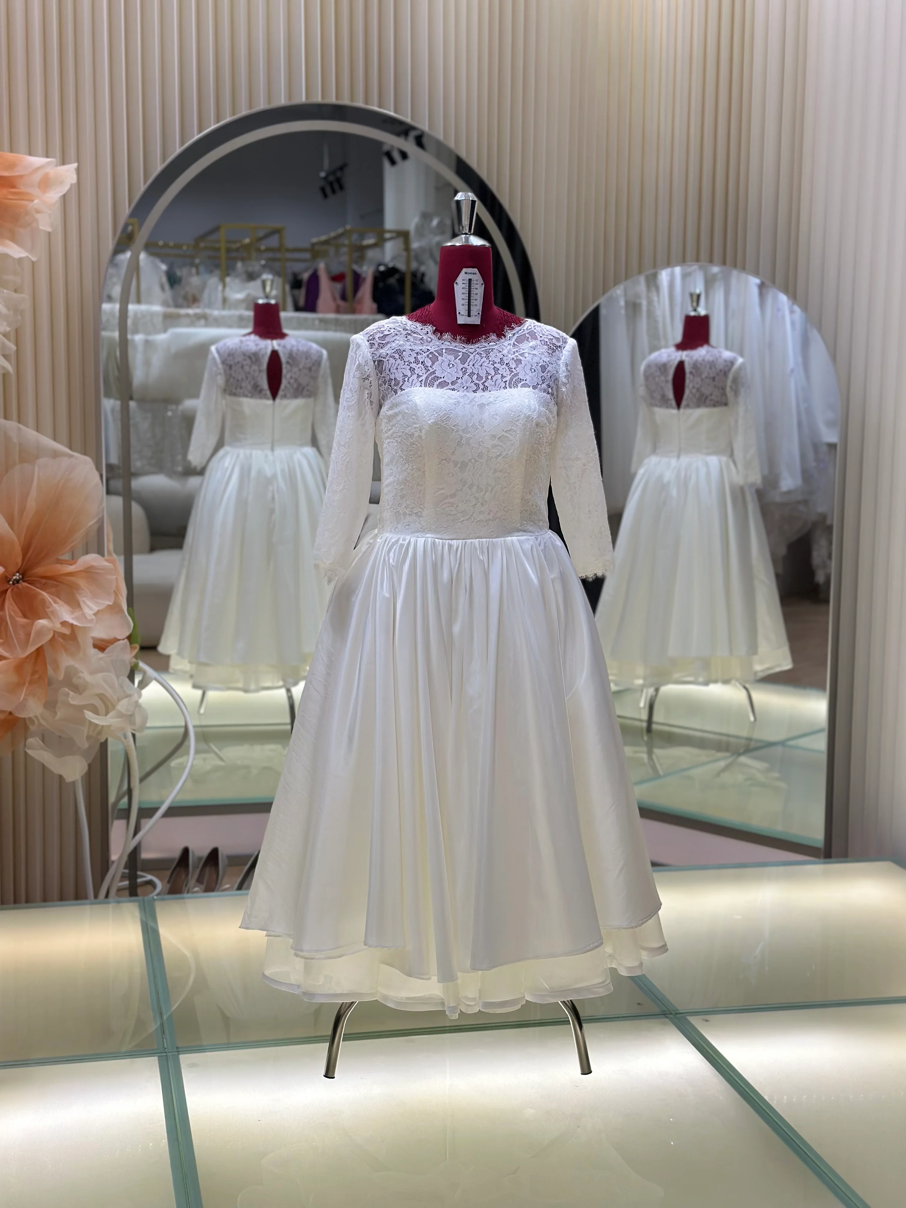 Half-Lace Wedding Gown Size XXL Bust 96 | Ready-to-Wear - Image 2
