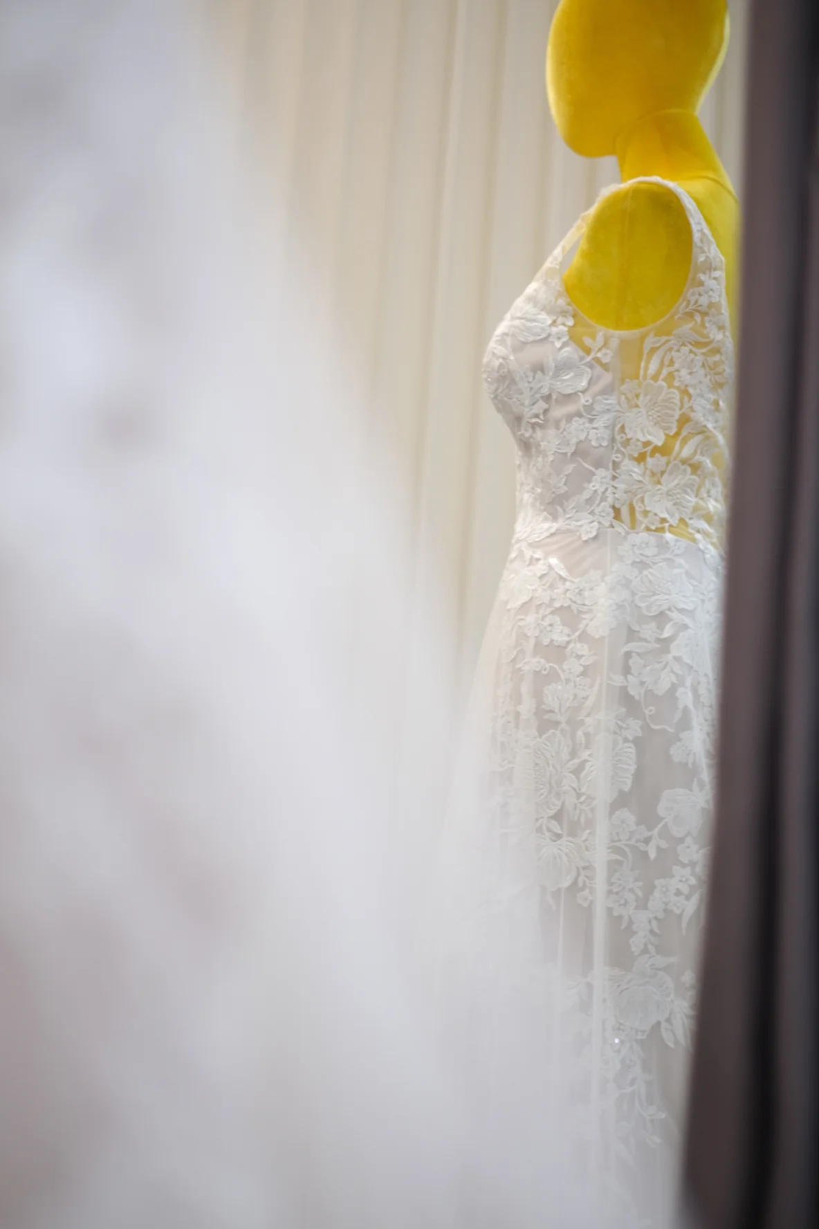 Lux Full Fabric Lace Wedding Gown Size S | Ready-to-Wear - Image 10