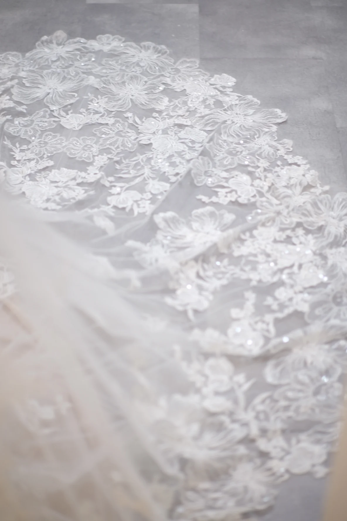 Lux Full Fabric Lace Wedding Gown Size S | Ready-to-Wear - Image 11