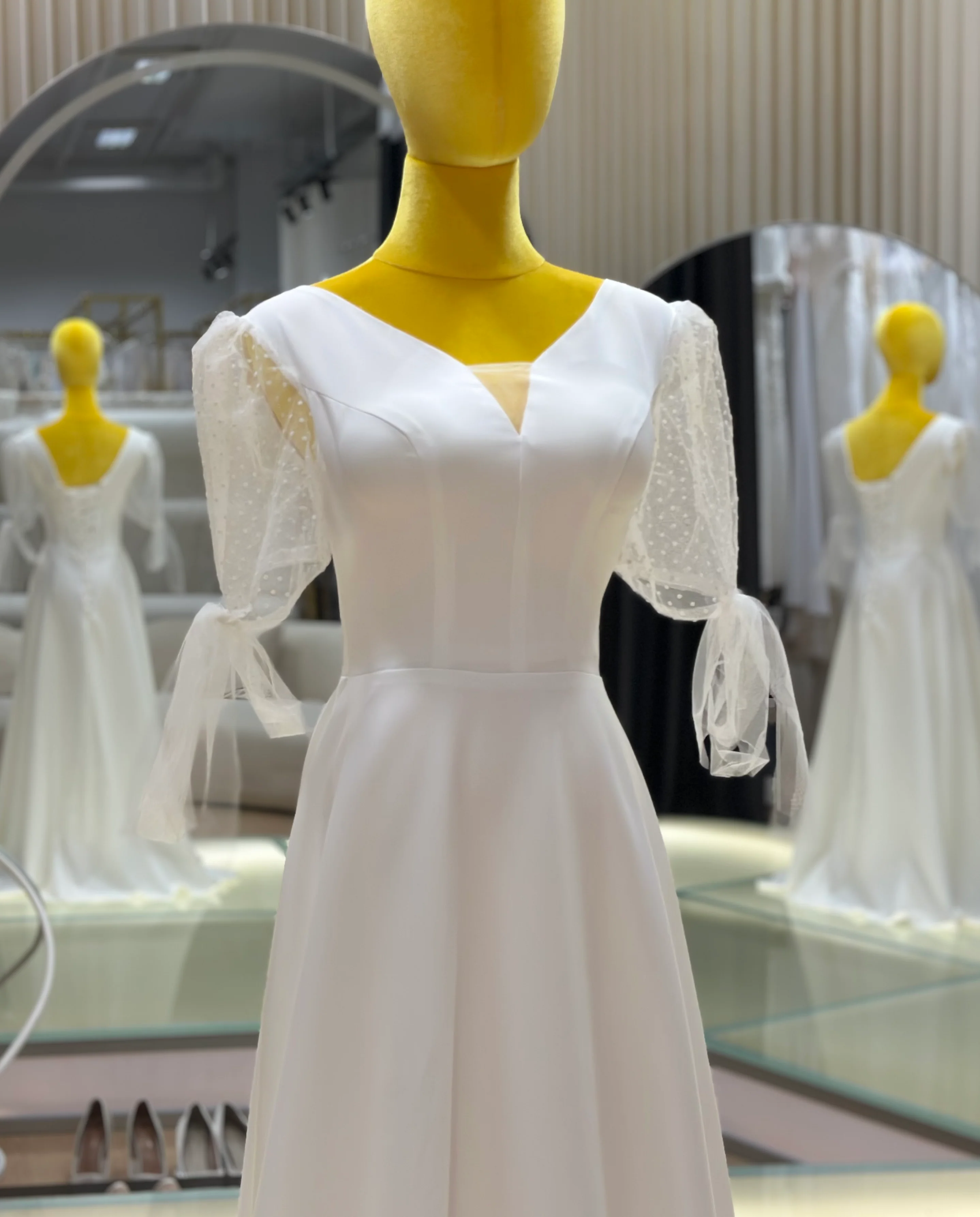 Forest Style Slim French Simple Wedding Gown | Ready-to-Wear - Image 6