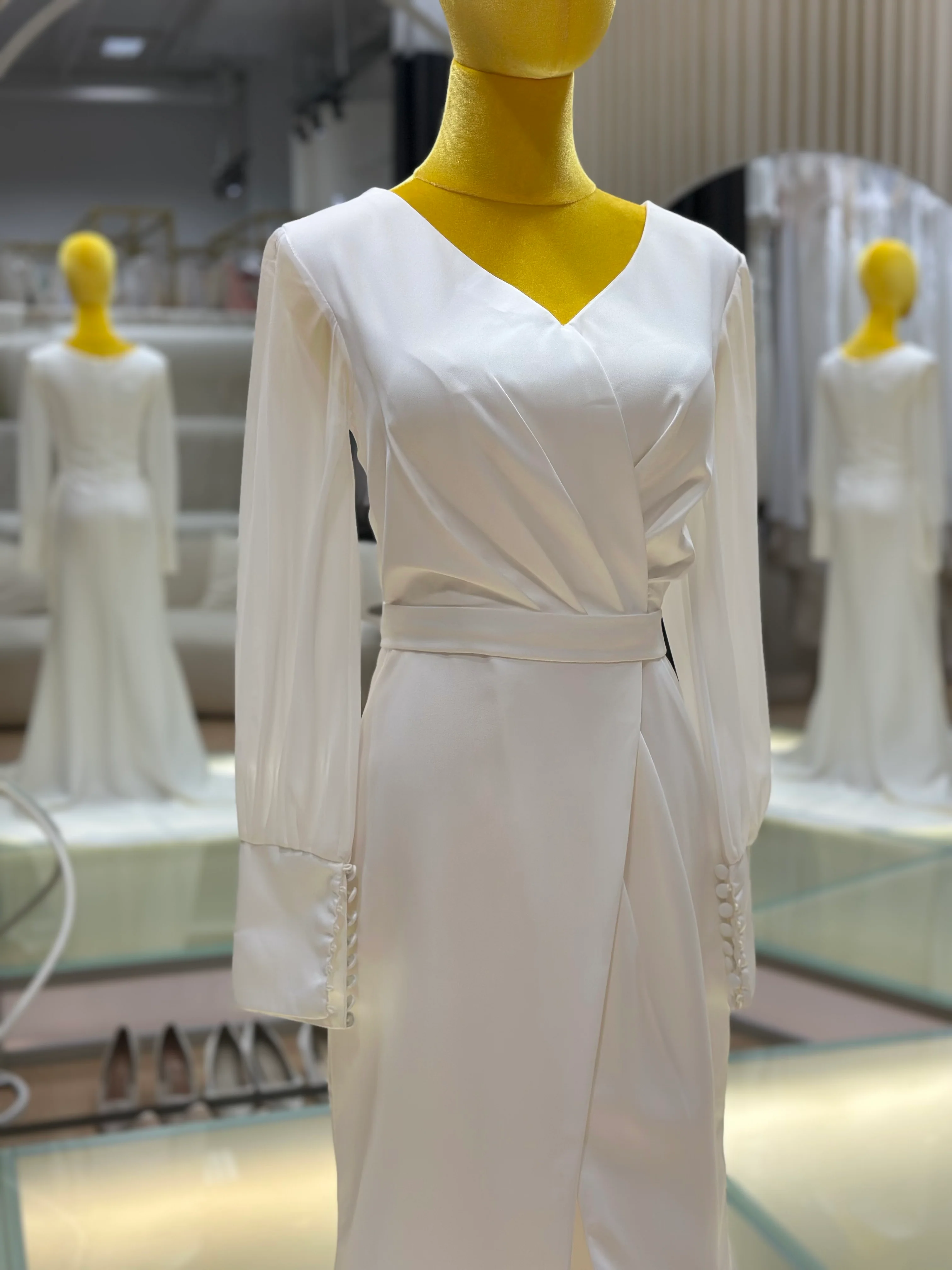 European V-Neck Long Sleeve Backless Slim Wedding Gown | Ready-to-Wear - Image 6