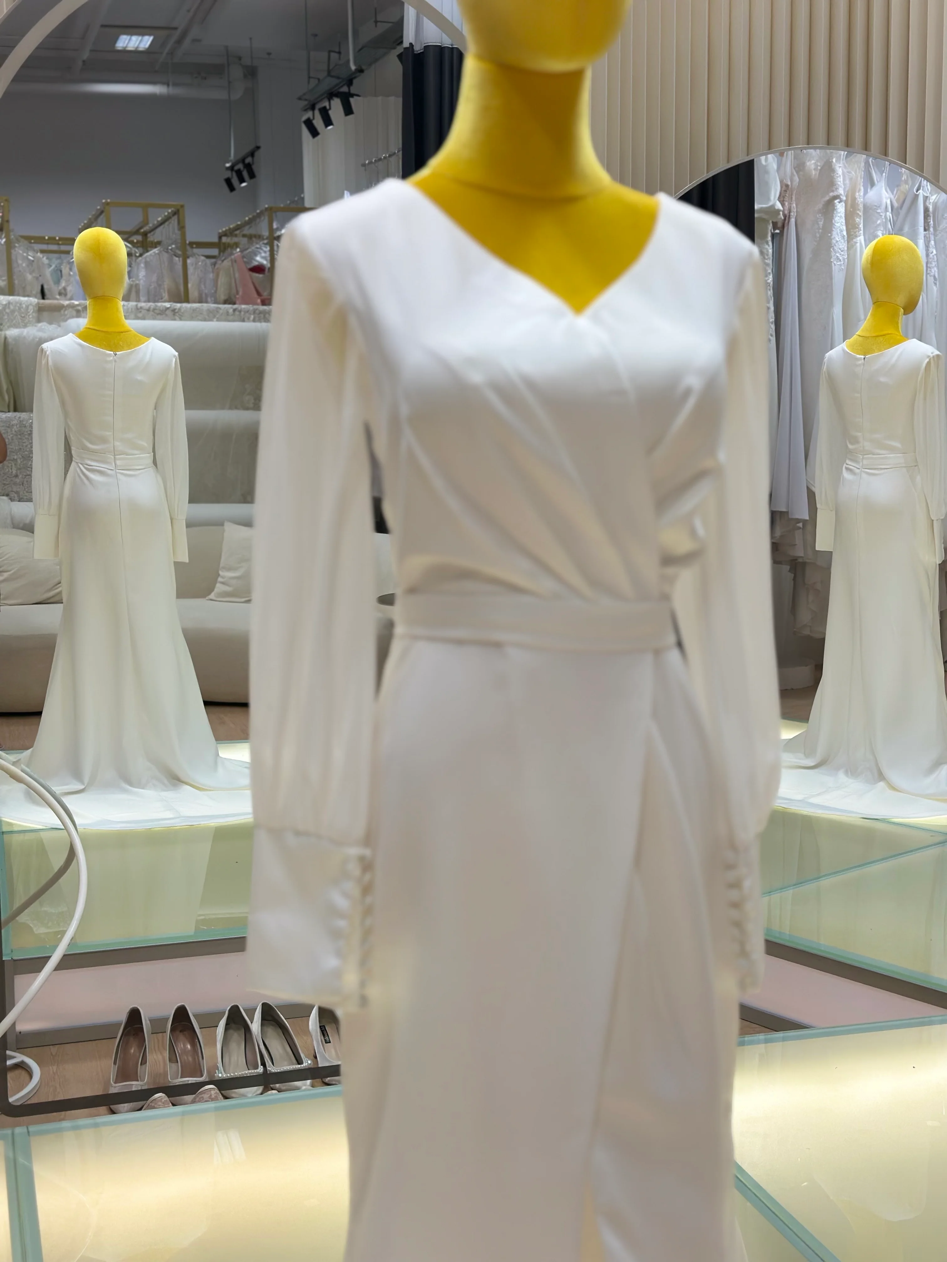 European V-Neck Long Sleeve Backless Slim Wedding Gown | Ready-to-Wear - Image 7