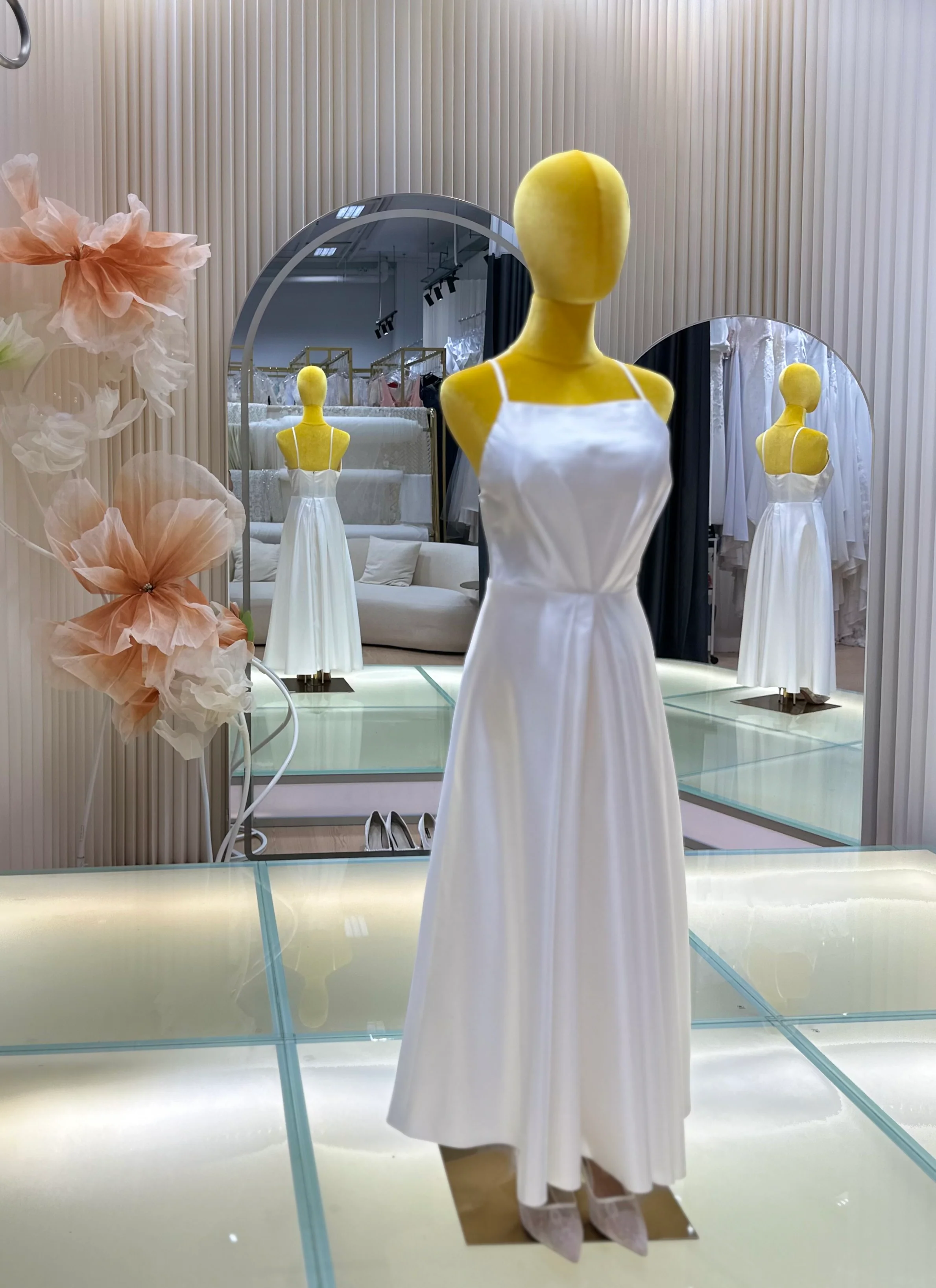Simple French Style Outdoor Light Wedding Gown | Ready-to-Wear - Image 2