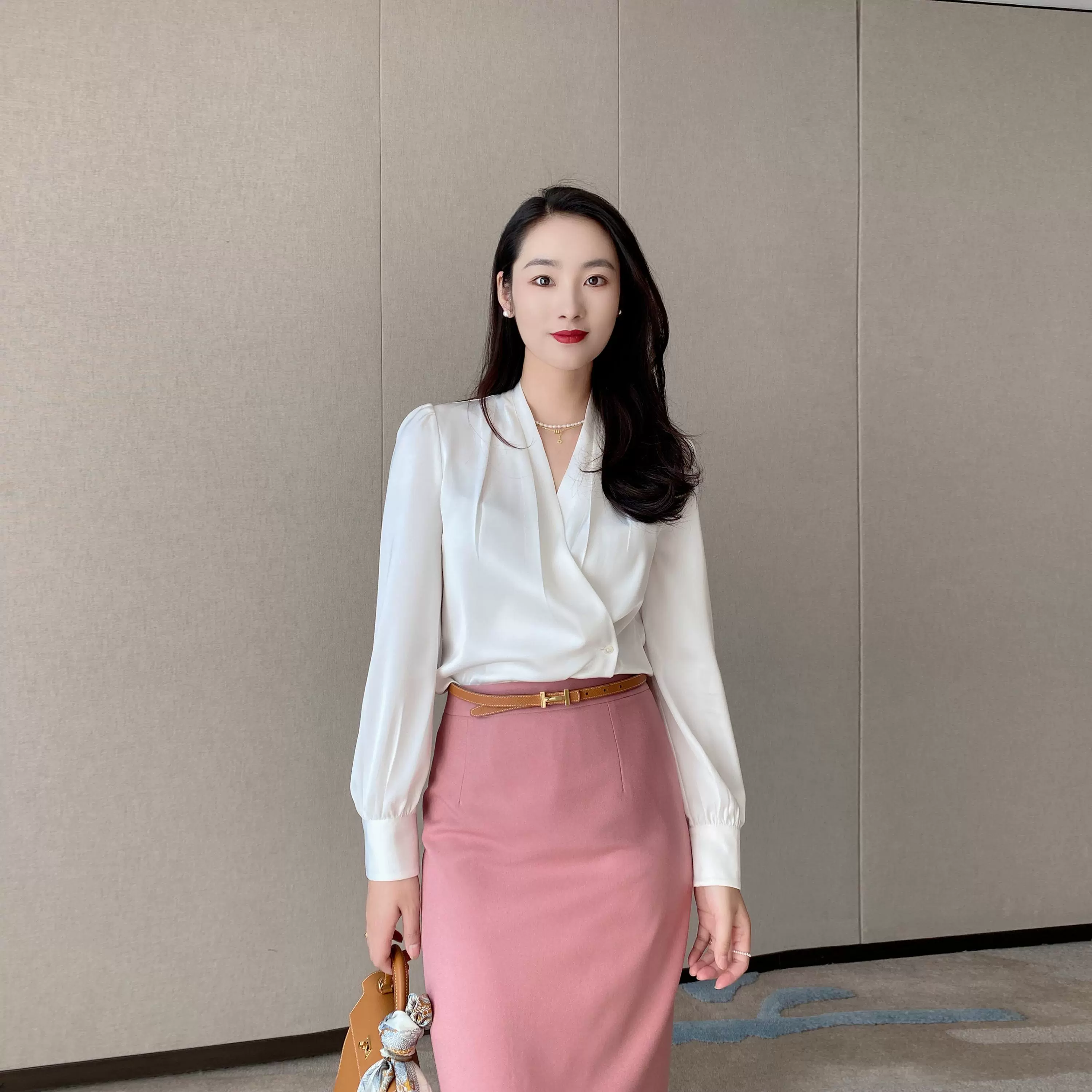 Elegant Autumn Long‑Sleeve V‑Neck Casual Shirt for Women
