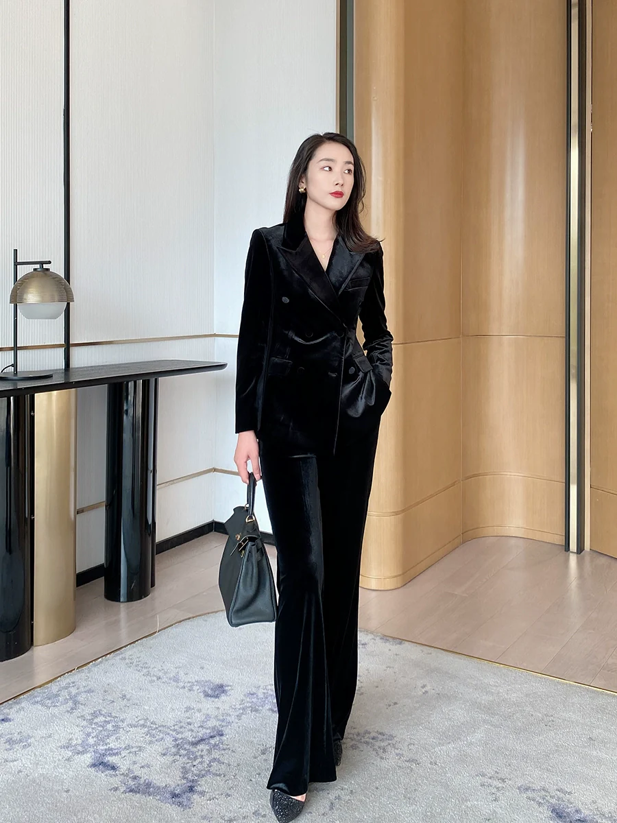 Elegant Black Velvet Demi-Season Suit with Flared Trousers - Image 2