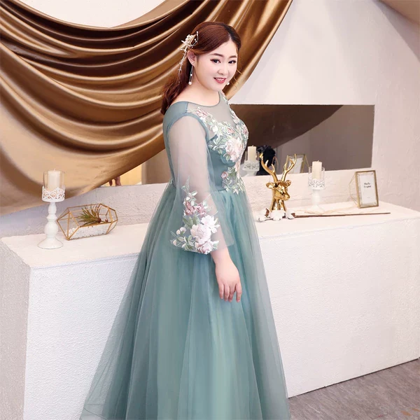 Elegant Green Evening Dress - Image 4