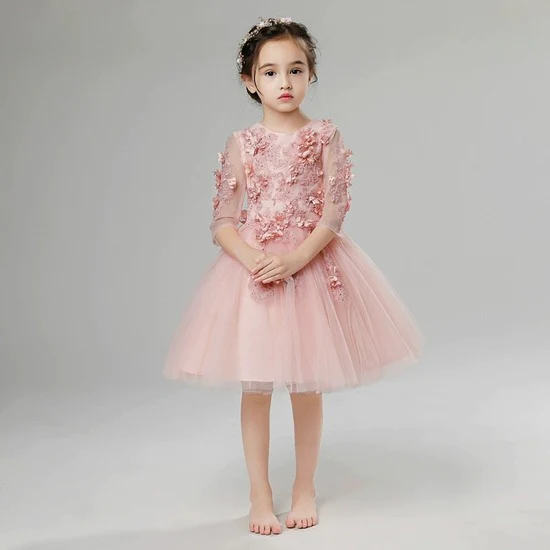 Elegant Long Sleeve Princess Wedding Dress for Piano Performance - Image 15