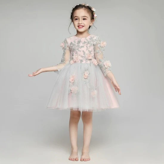 Elegant Long Sleeve Princess Wedding Dress for Piano Performance - Image 17