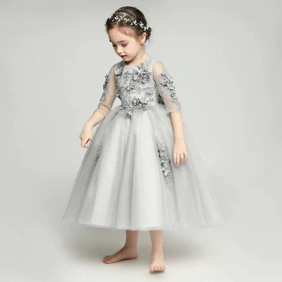 Elegant Long Sleeve Princess Wedding Dress for Piano Performance - Image 9