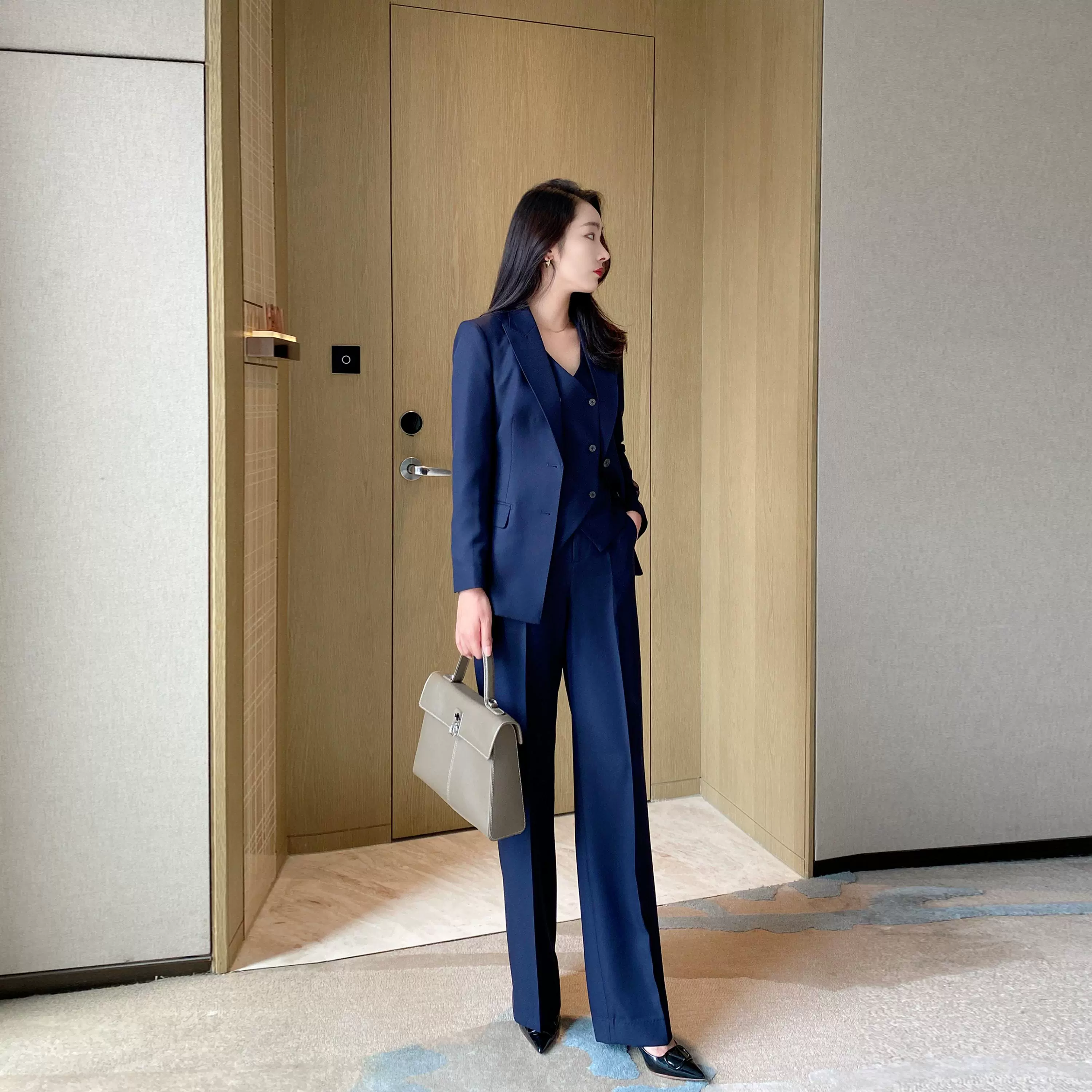 Elegant Navy Blue Women's 3-Piece Winter Suit Set - Image 2