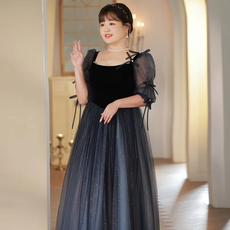 Elegant Piano Performance Costume - Image 3