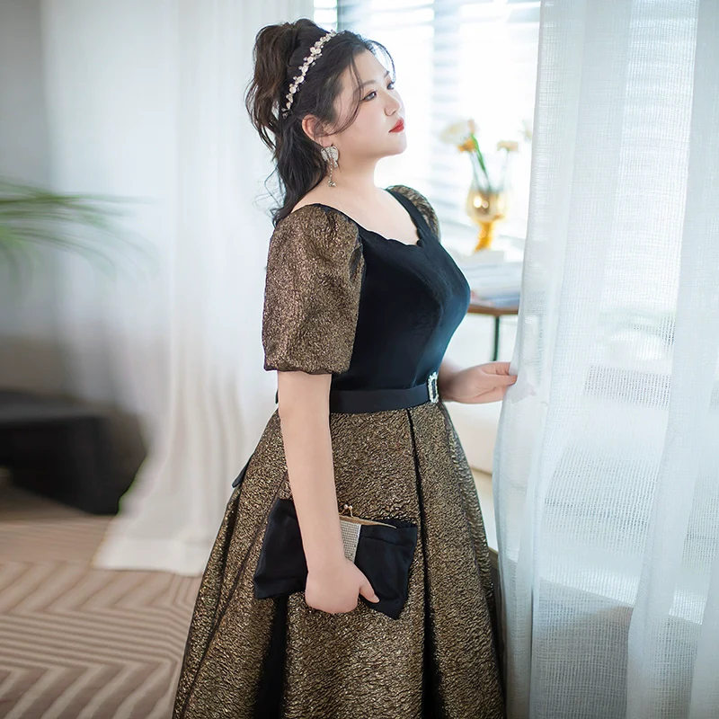 Elegant Piano Performance Evening Dress - Image 4