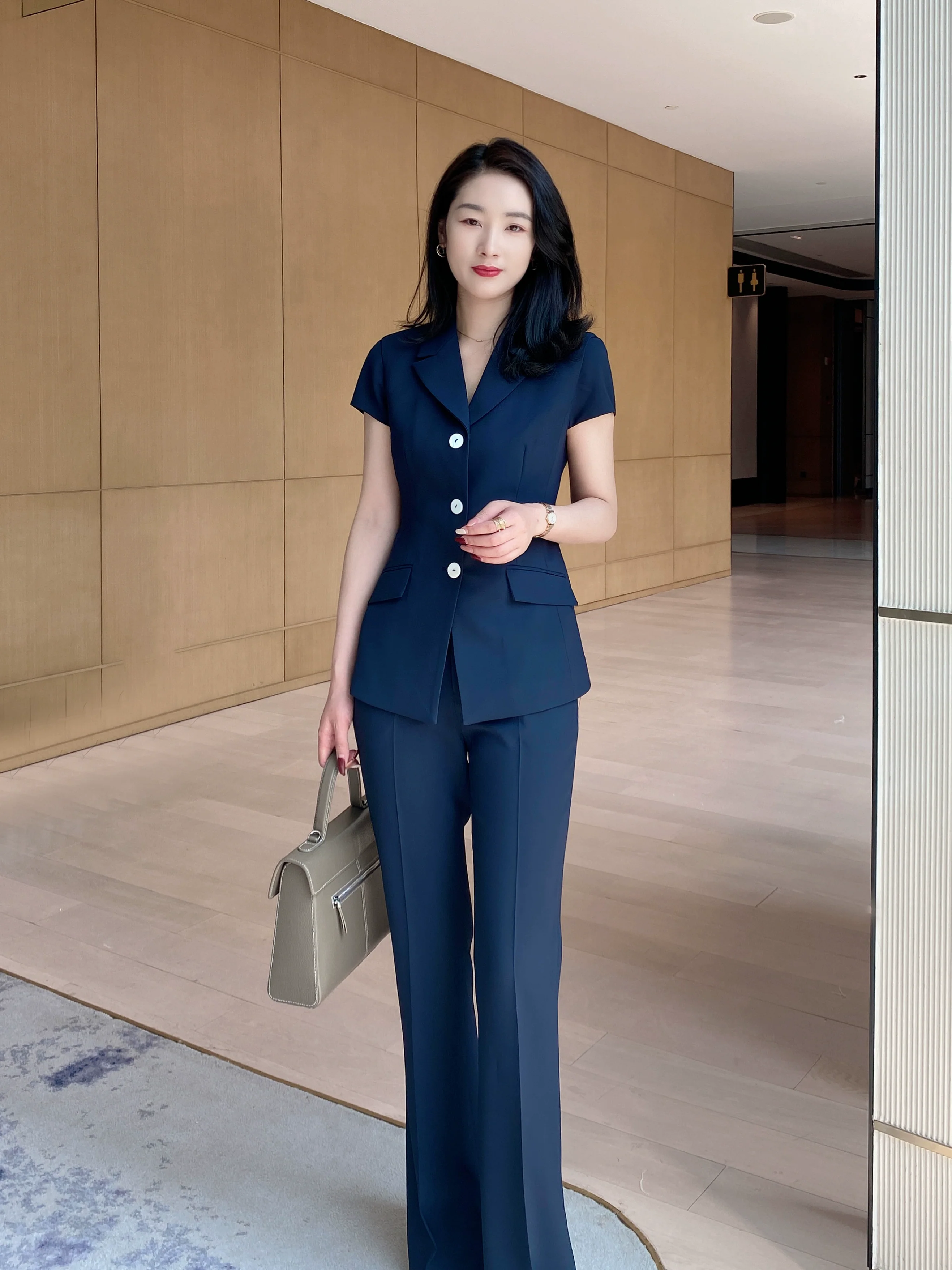 Elegant Summer Suit Set: Short Sleeve Jacket & Flared Trousers - Image 6