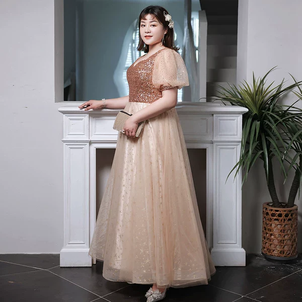 Elegant Wedding Dress - Image 5
