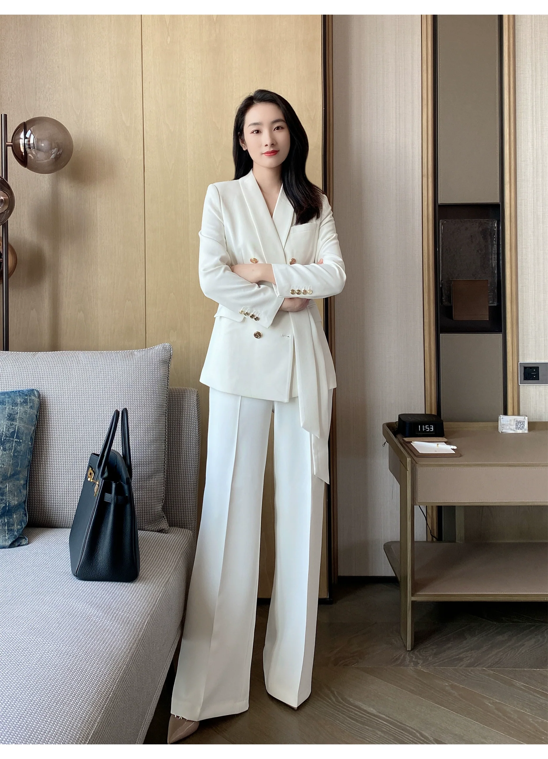 Elegant White Classic Suit Jacket and Trousers Set - Image 4