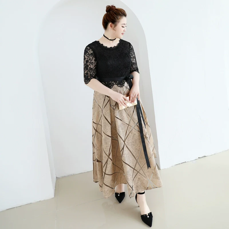 Elegant Women's Evening Dress - Image 2