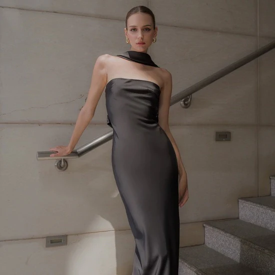 Elite Black Bridesmaid Evening Dress - Image 2