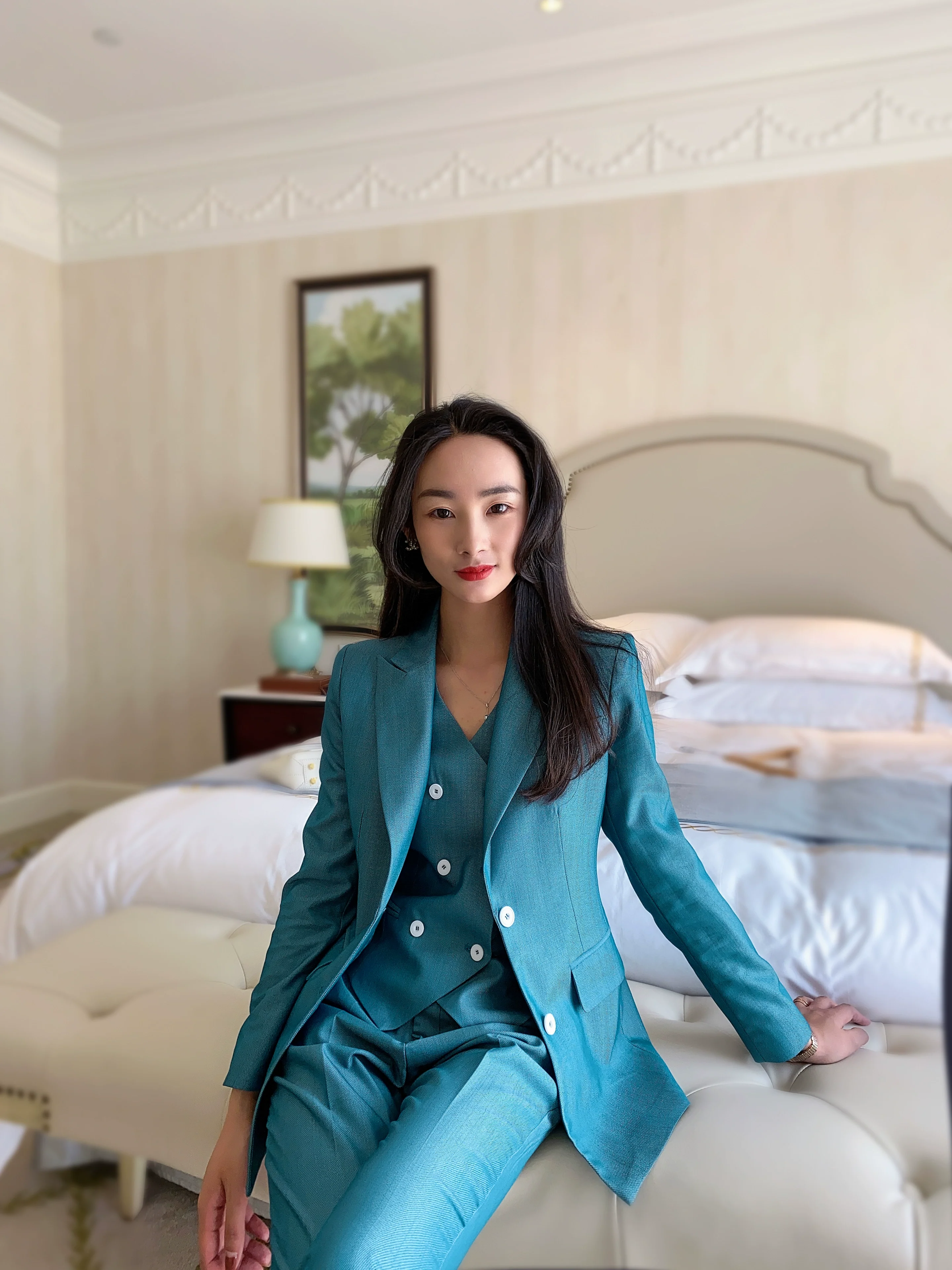 Emerald Green Autumn Women's 3-Piece Tailored Suit Set - Image 4