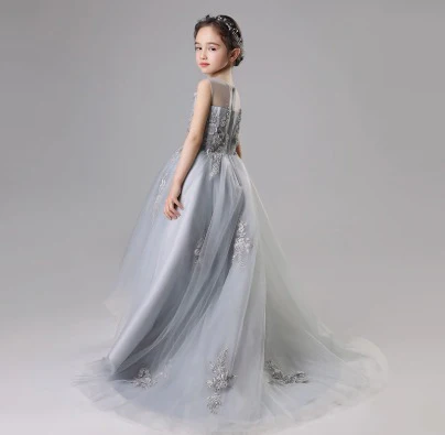 Exquisite Princess Wedding Dress: Noble Tulle Gown for Piano Performances - Image 4