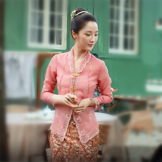 Fuchsia Embroidered Slim Fit Cardigan - Image 5