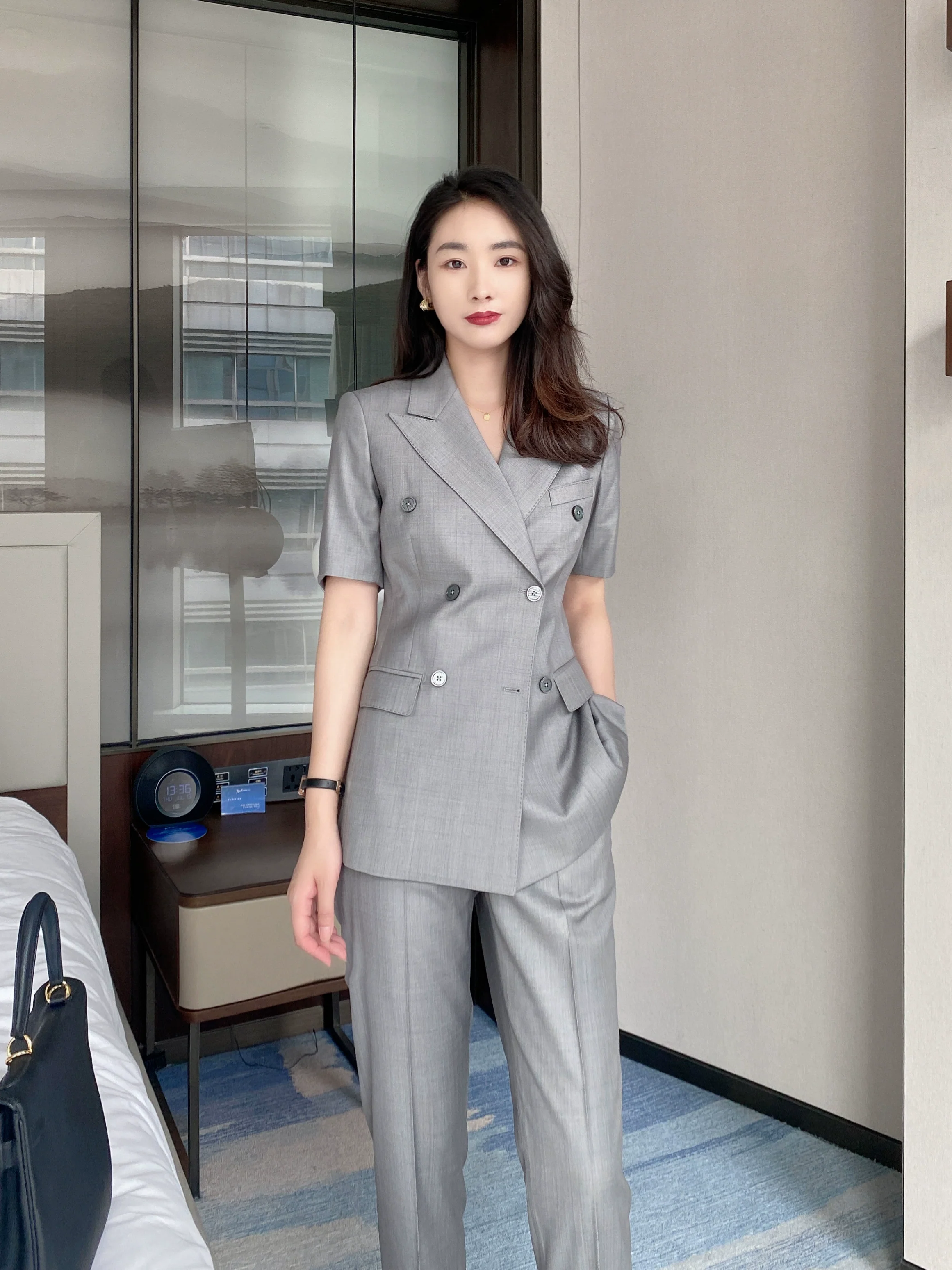 High-End Light Grey Short‑Sleeve Summer Suit Set for Office - Image 5