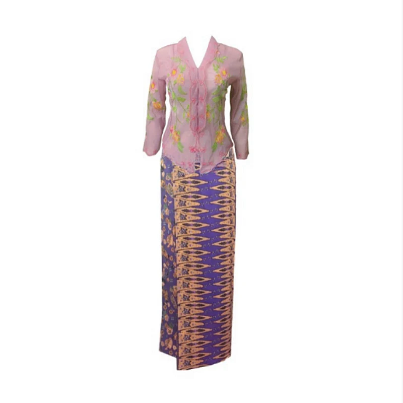 Nyonya Embroidered Top - Image 5