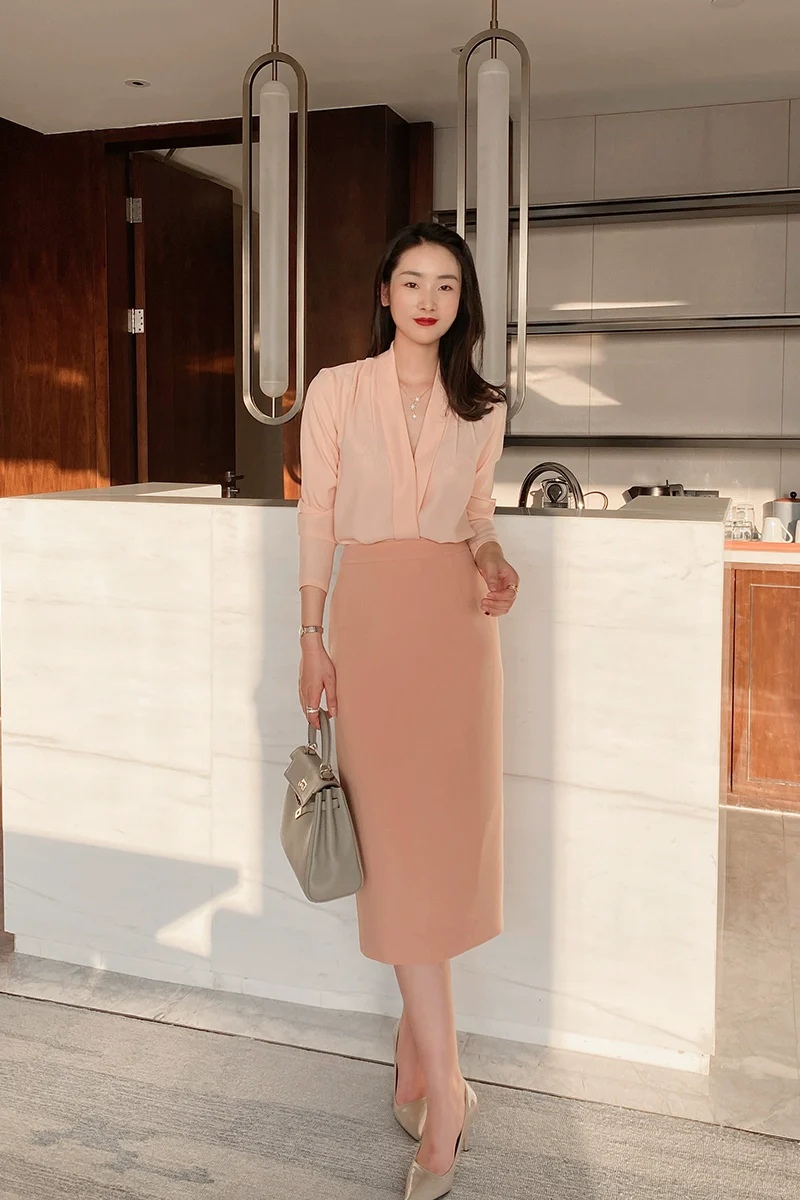 Spring Fuchsia Long-Sleeve V-Neck Loose Fit Elegant Women's Shirt - Image 6