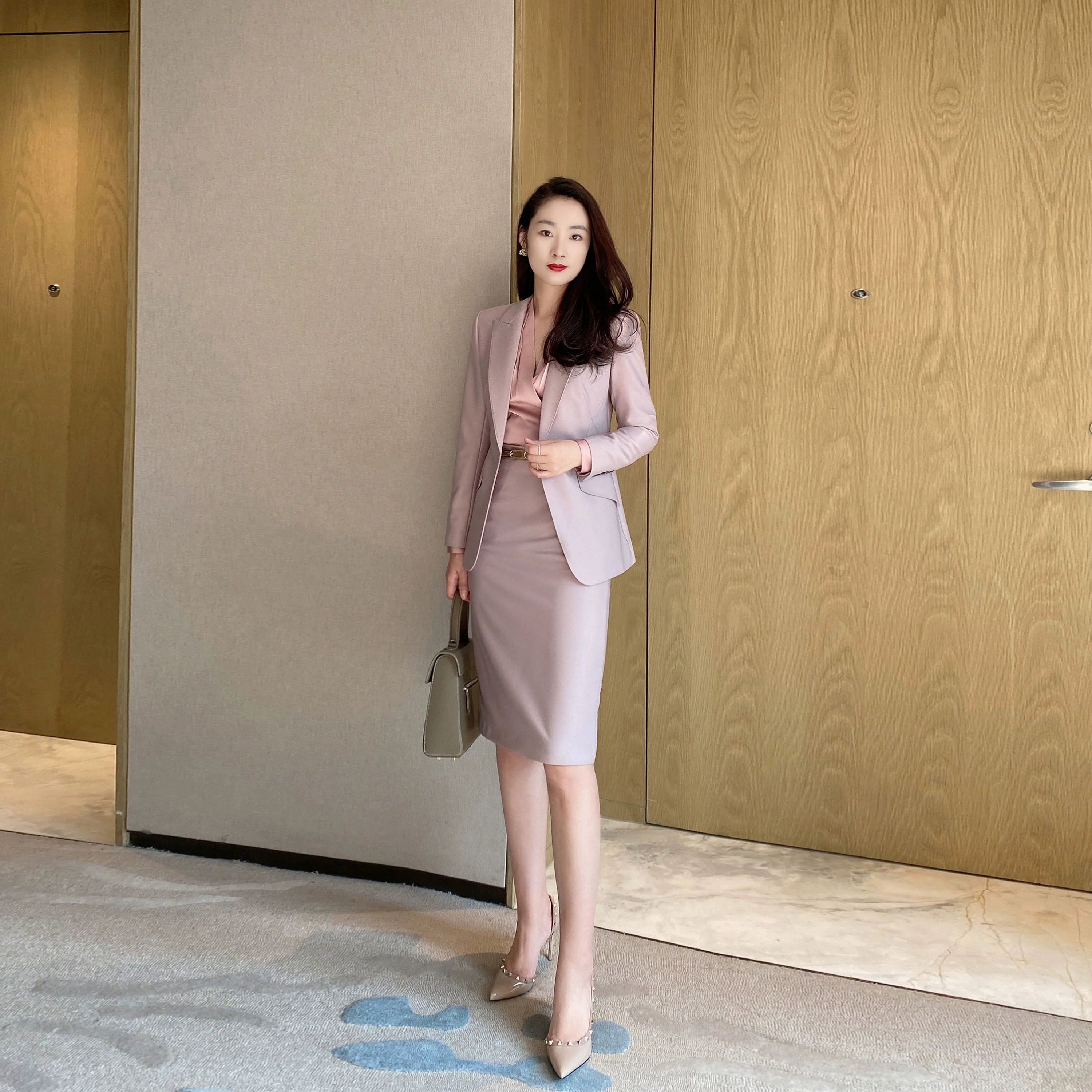 Spring Fuchsia Slim Fit Classic Suit Set with Hip Accents - Image 6