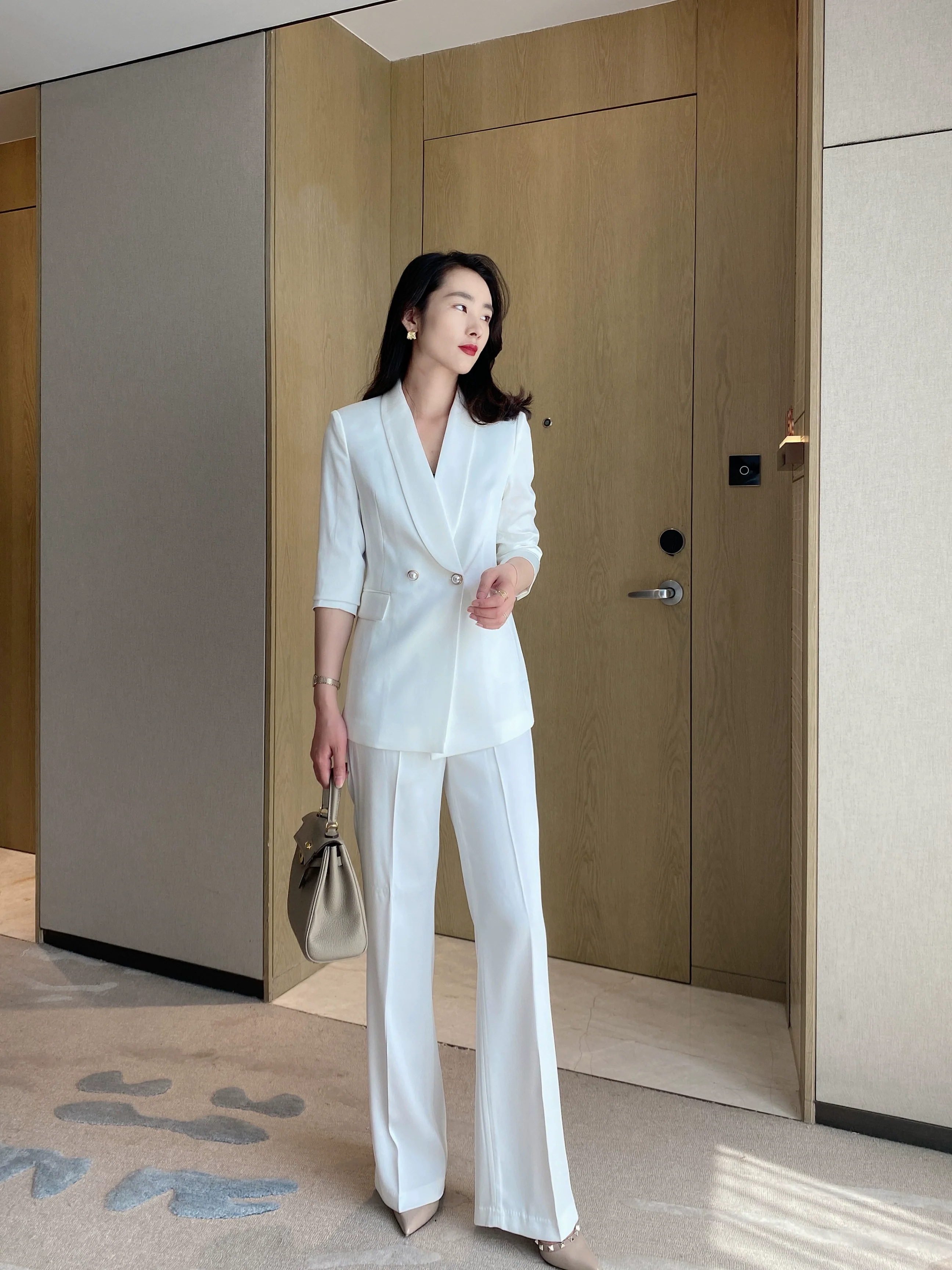 Summer Light White Classic Suit Jacket with Fitted Trousers - Image 5