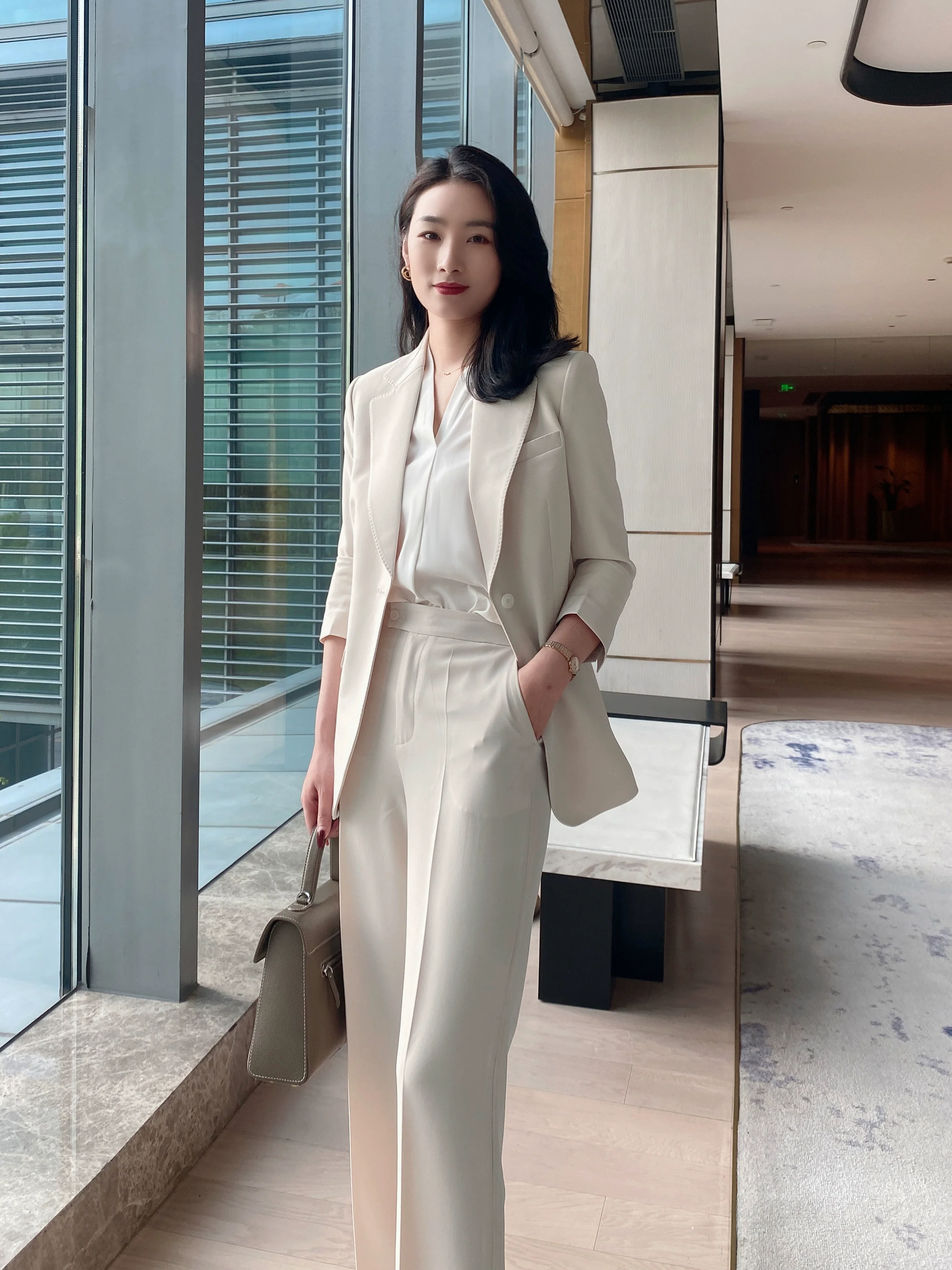 Summer White Leisure Suit Set with Loose Straight Pants and Seven‑Sleeve Top - Image 2