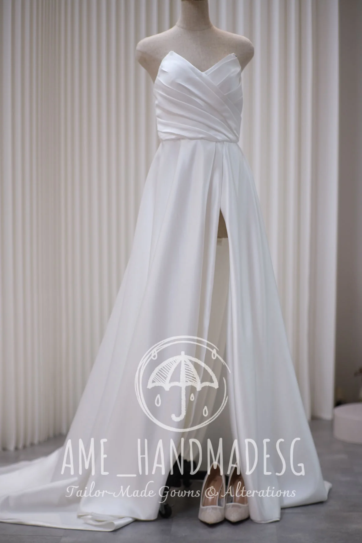 Lux Plain Pleated M-L Wedding Gown | Ready-to-Wear - Image 3